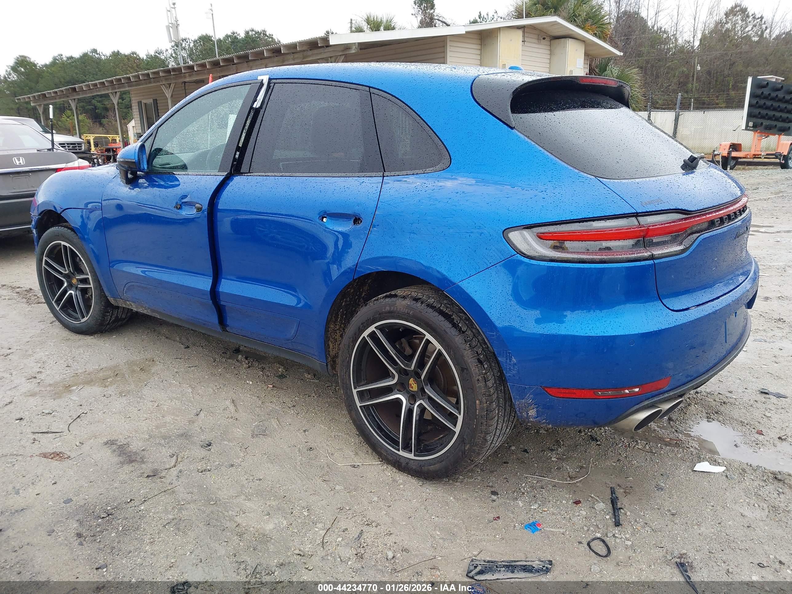 PORSCHE MACAN image 3