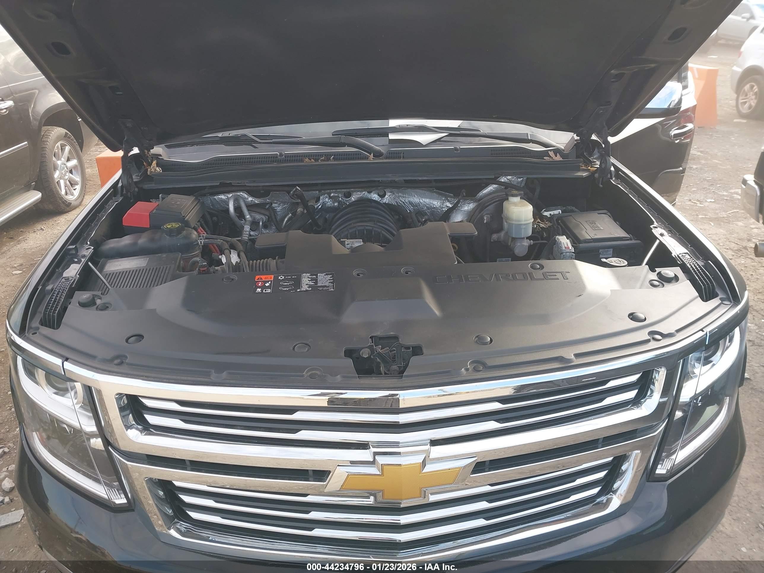 CHEVROLET SUBURBAN image 10