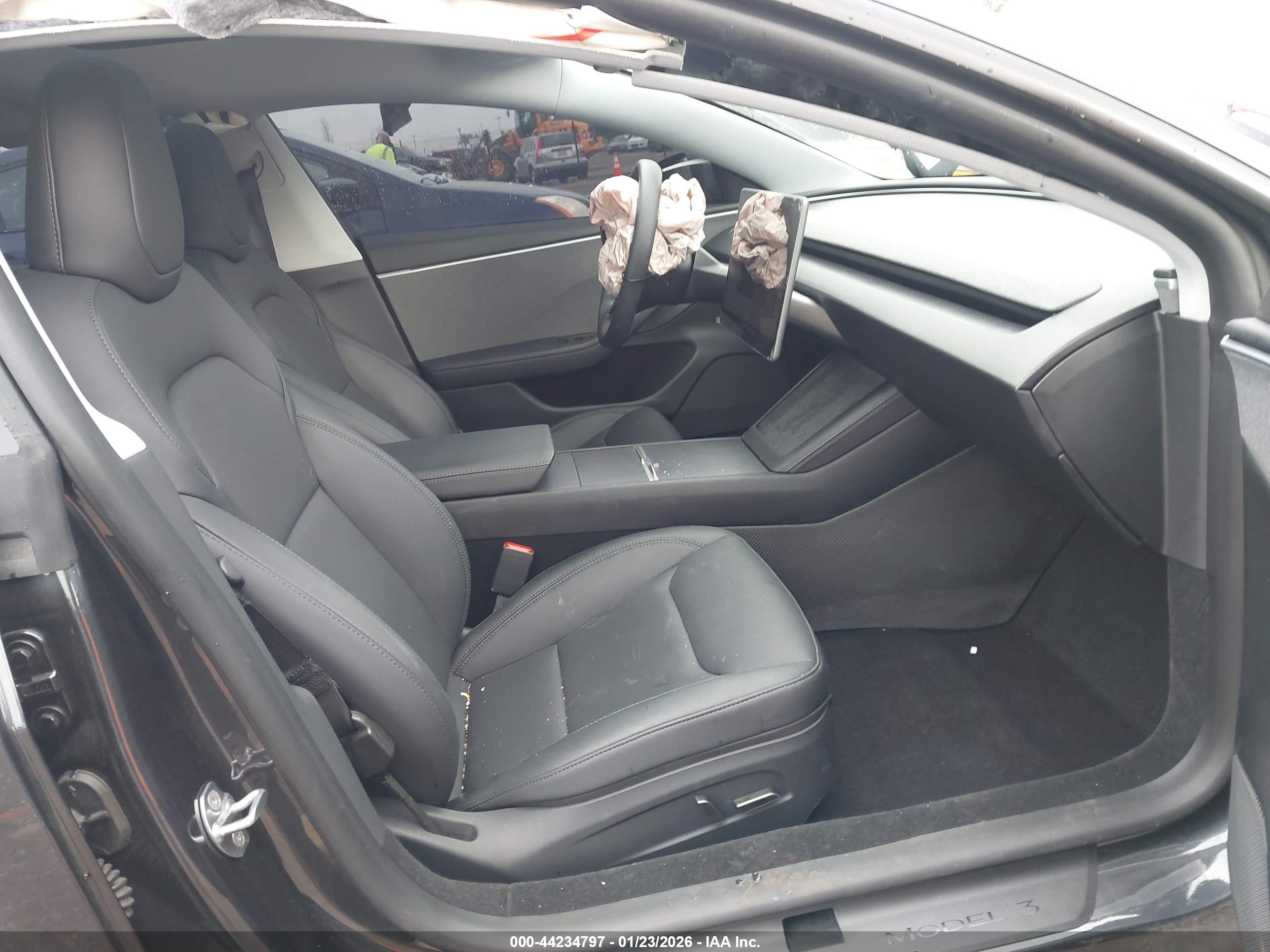 TESLA MODEL image 5