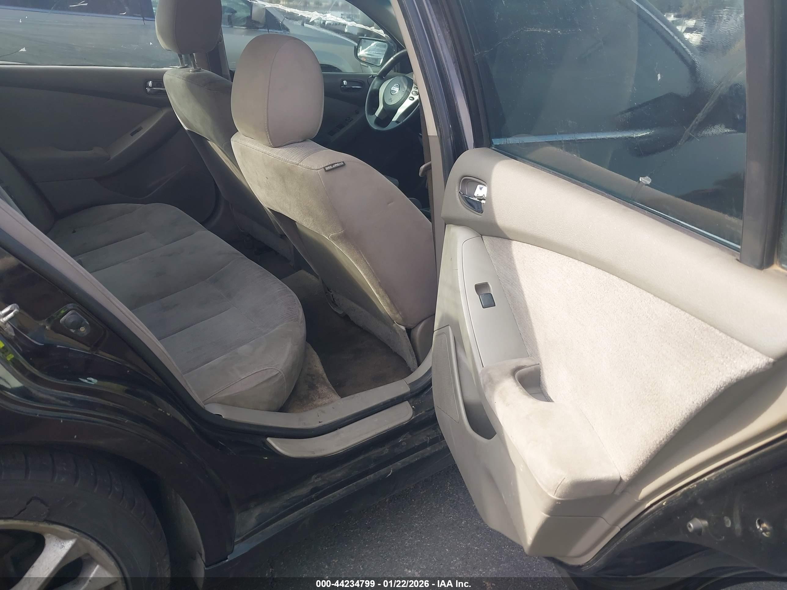 NISSAN ALTIMA image 8