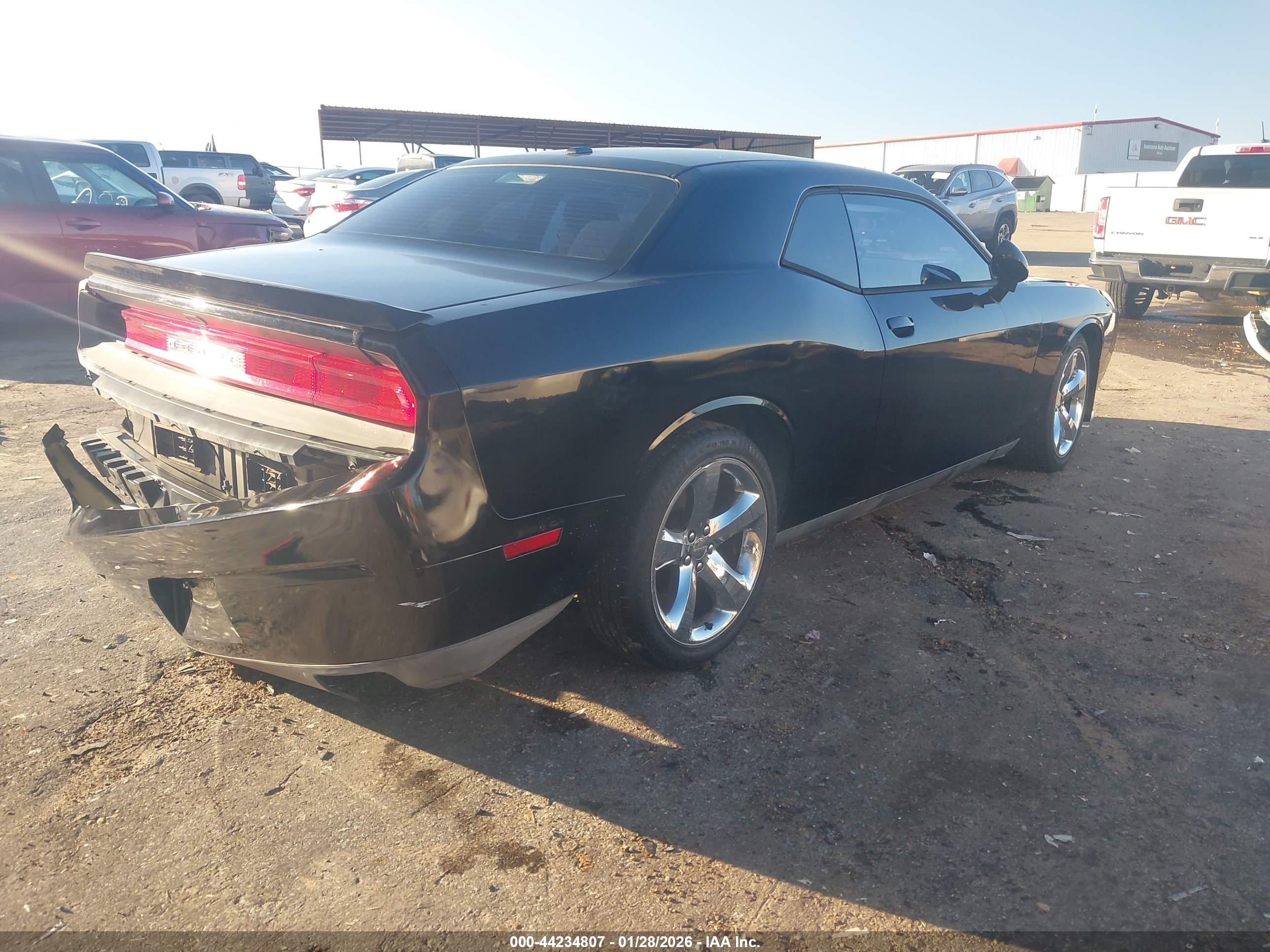 DODGE CHALLENGER image 4