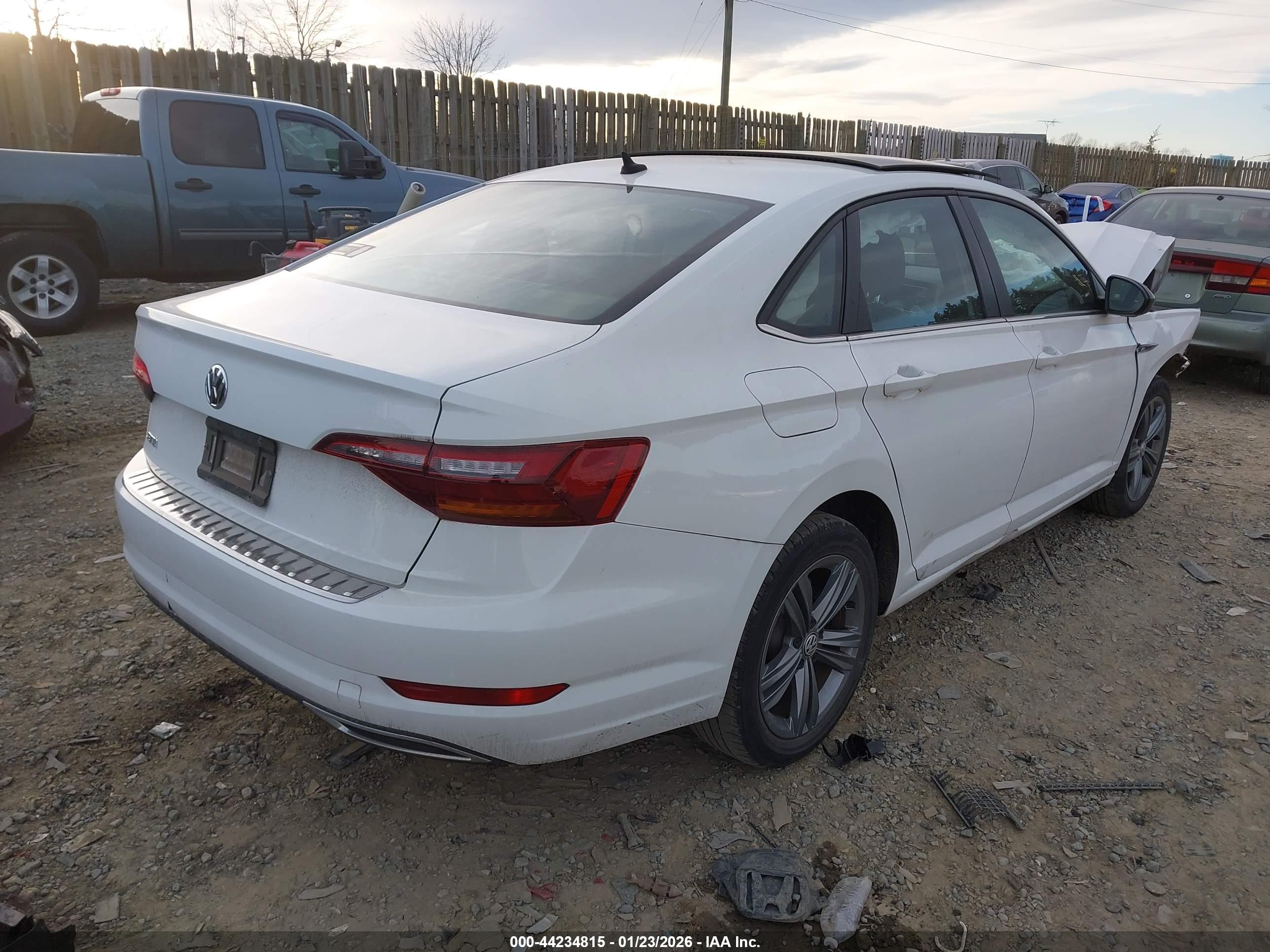 VOLKSWAGEN JETTA image 4