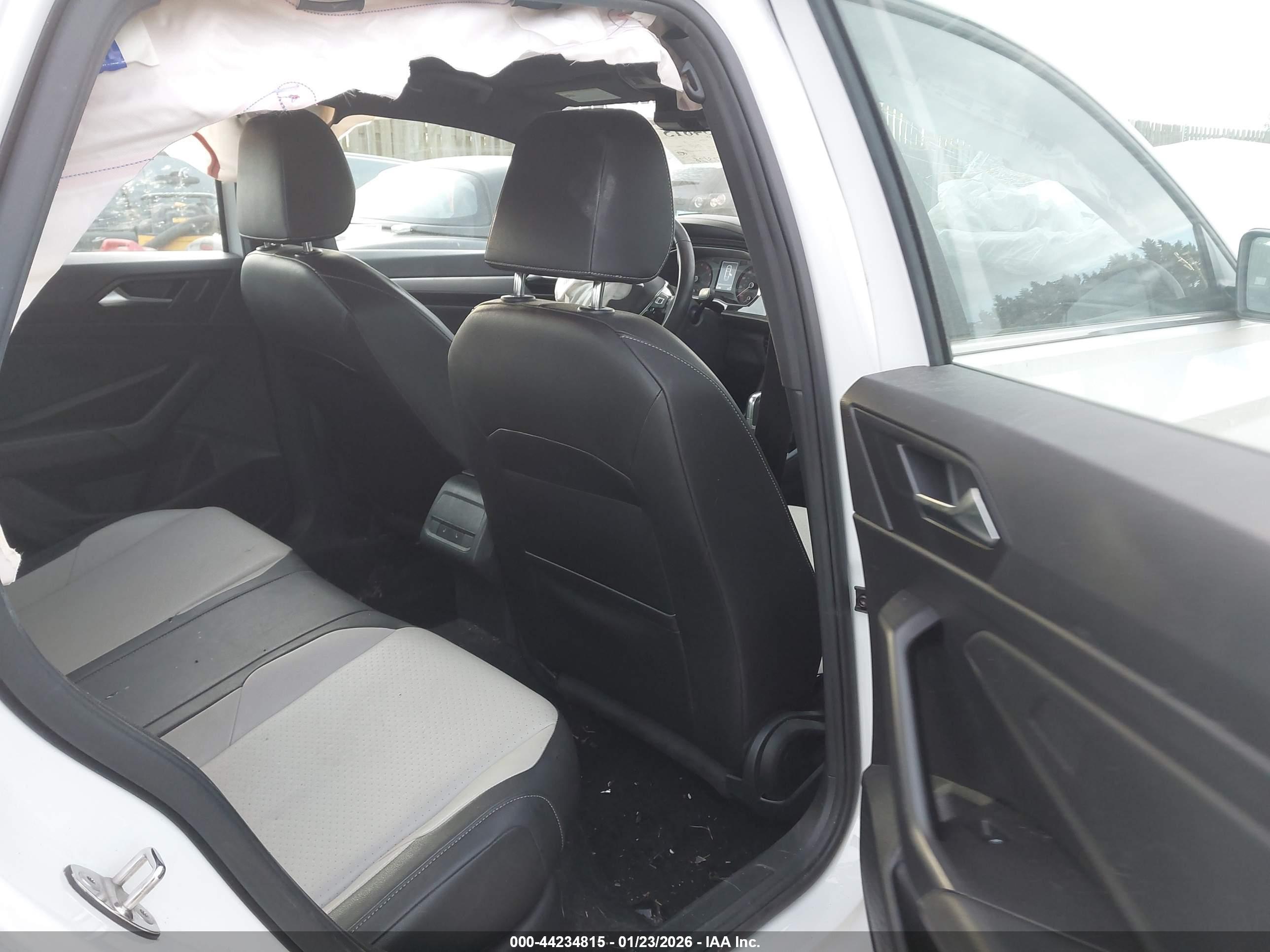 VOLKSWAGEN JETTA image 8