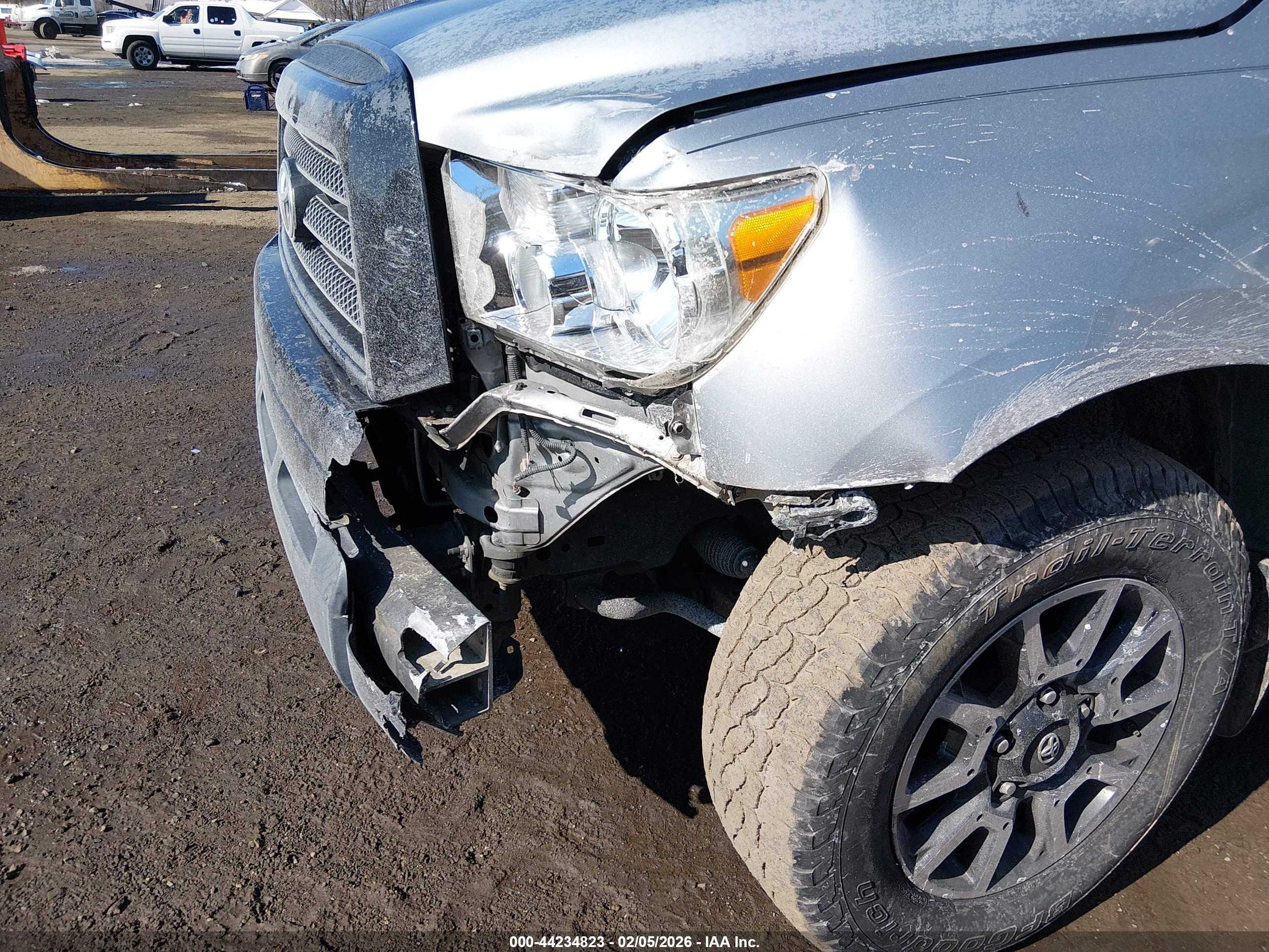 TOYOTA TUNDRA image 6