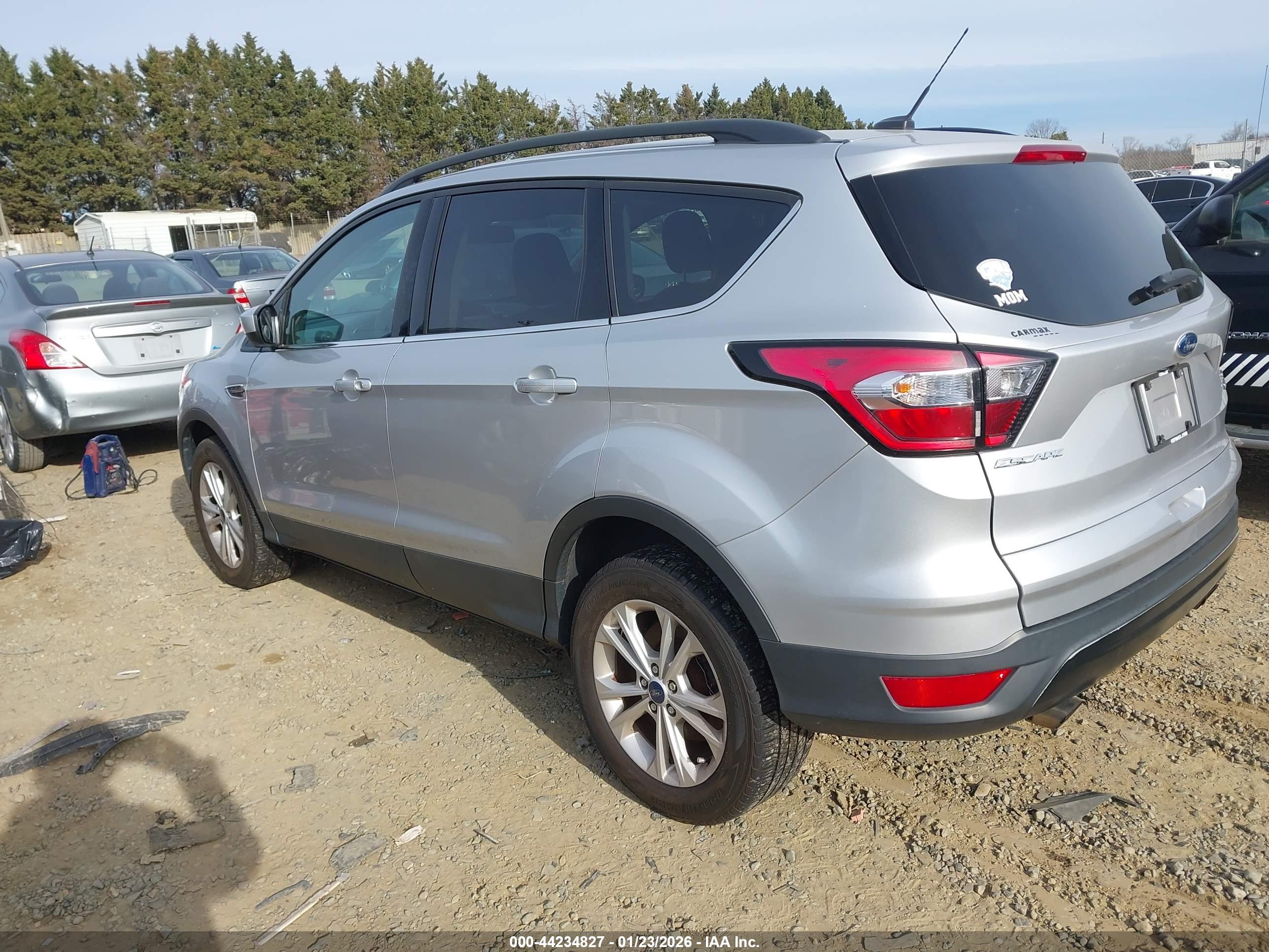 FORD ESCAPE image 3