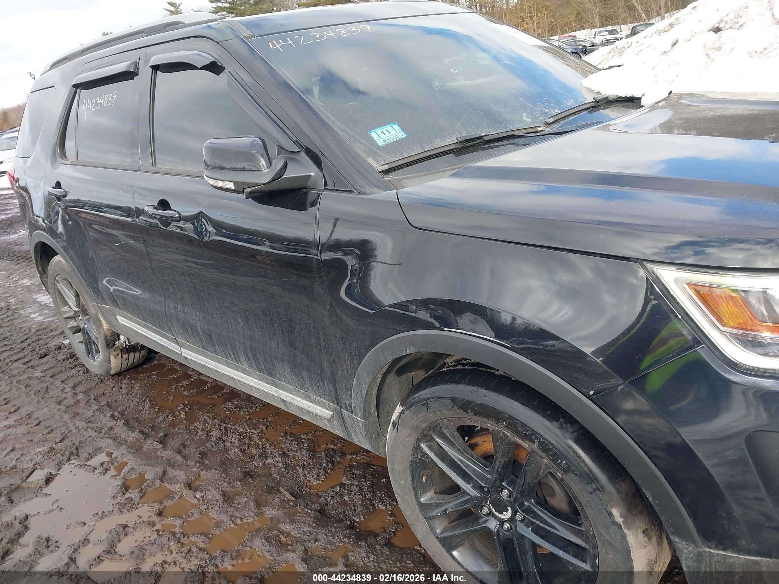 FORD EXPLORER image 6