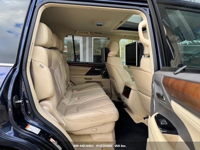 LEXUS LX image 8