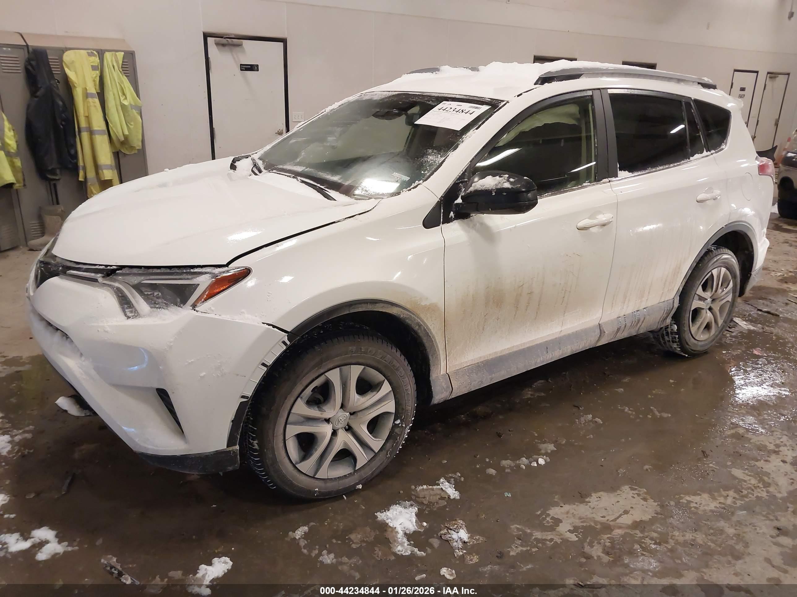 TOYOTA RAV4 image 2