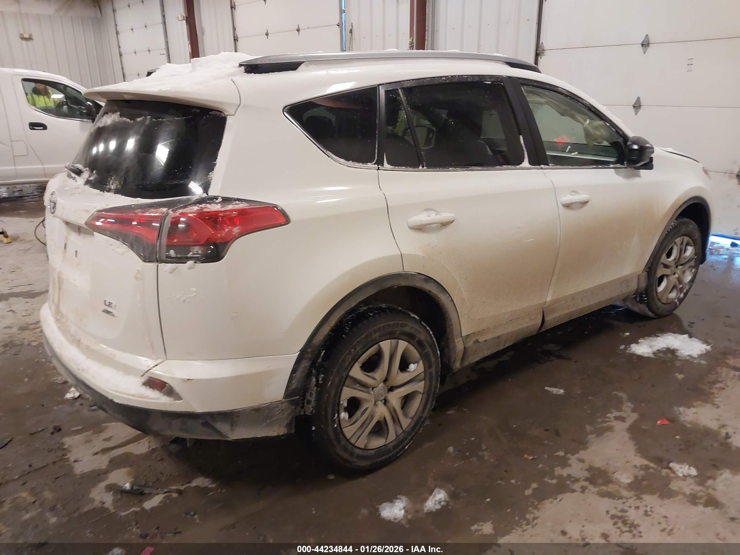TOYOTA RAV4 image 4