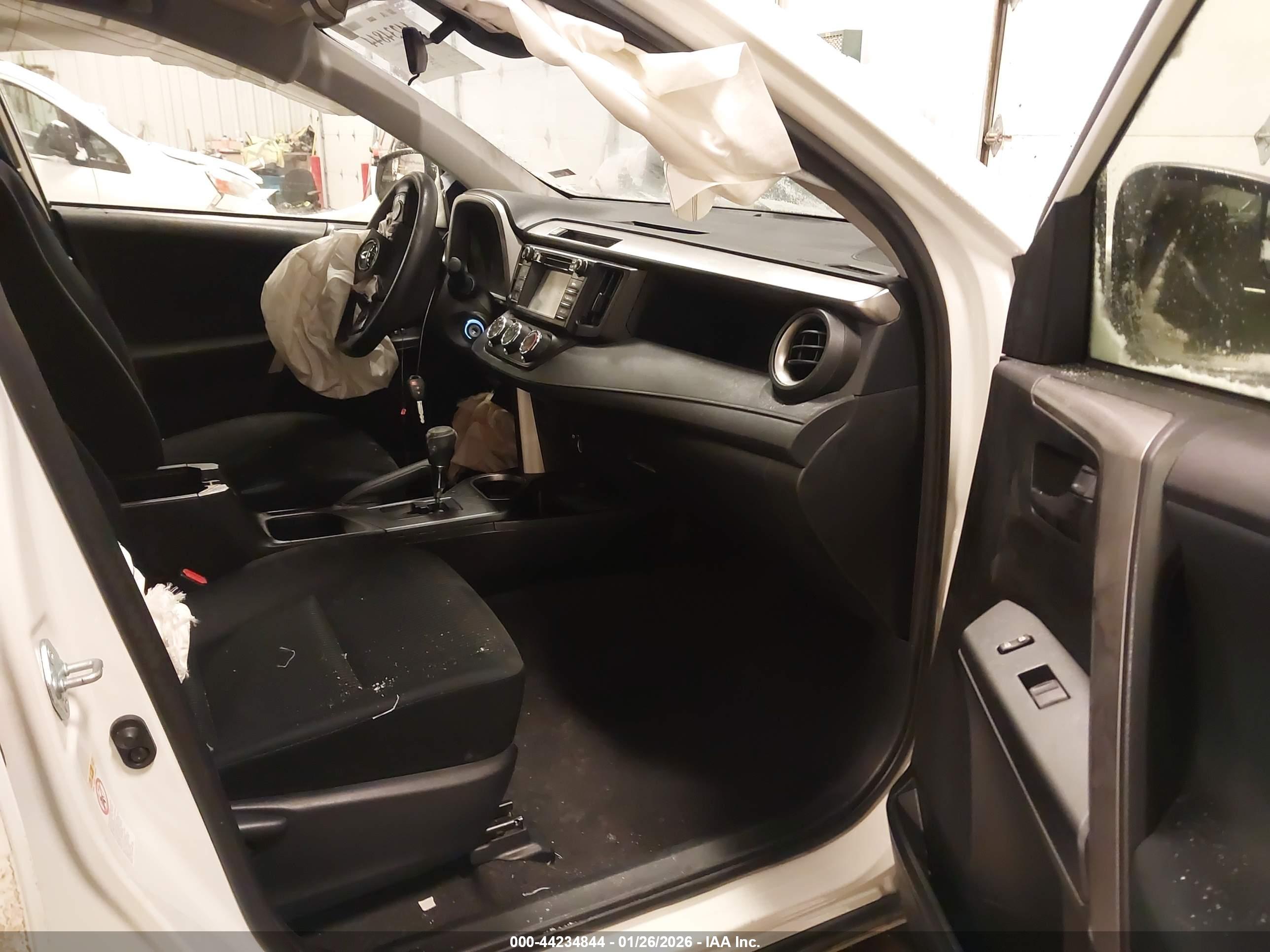 TOYOTA RAV4 image 5