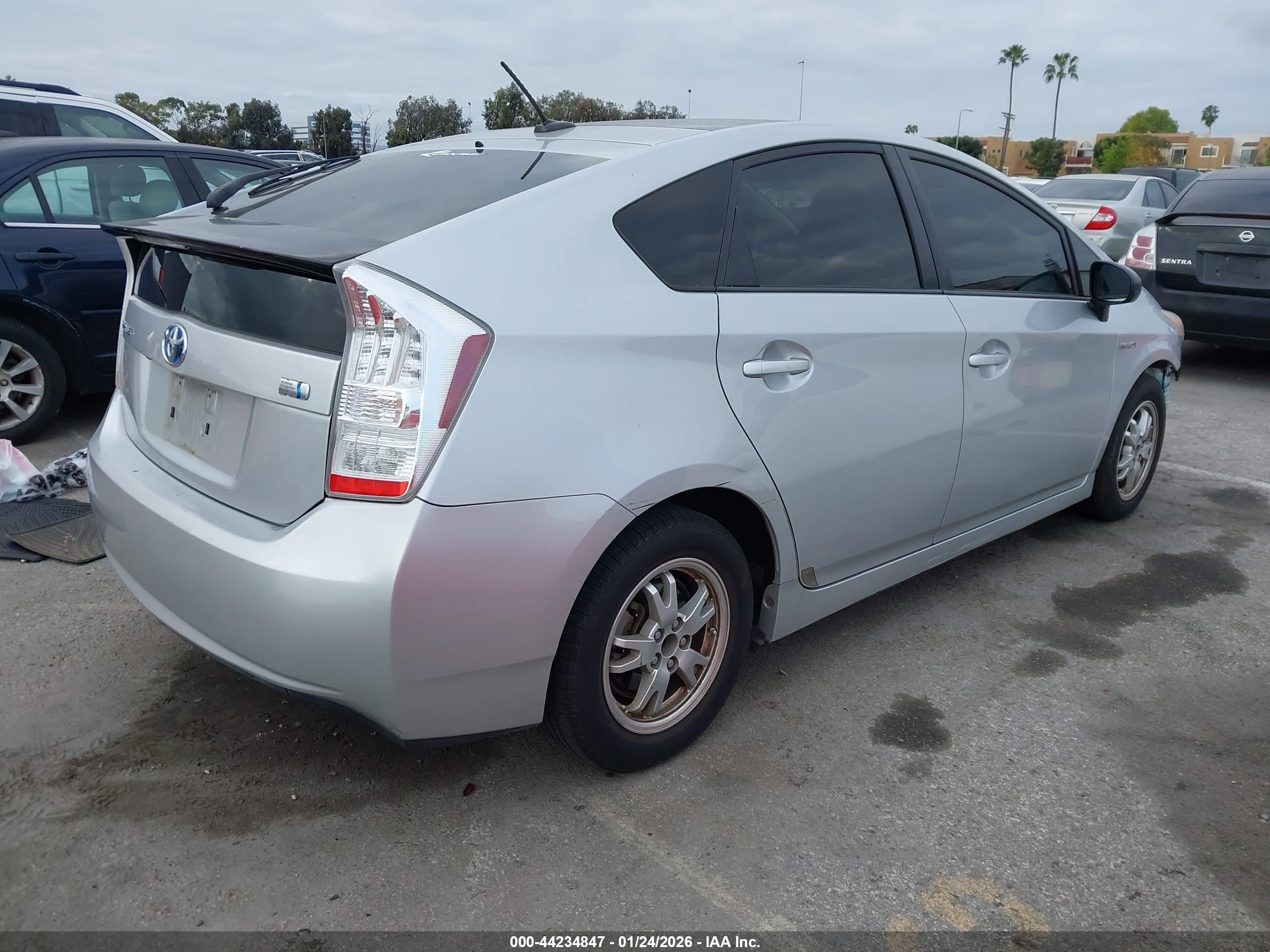 TOYOTA PRIUS image 4