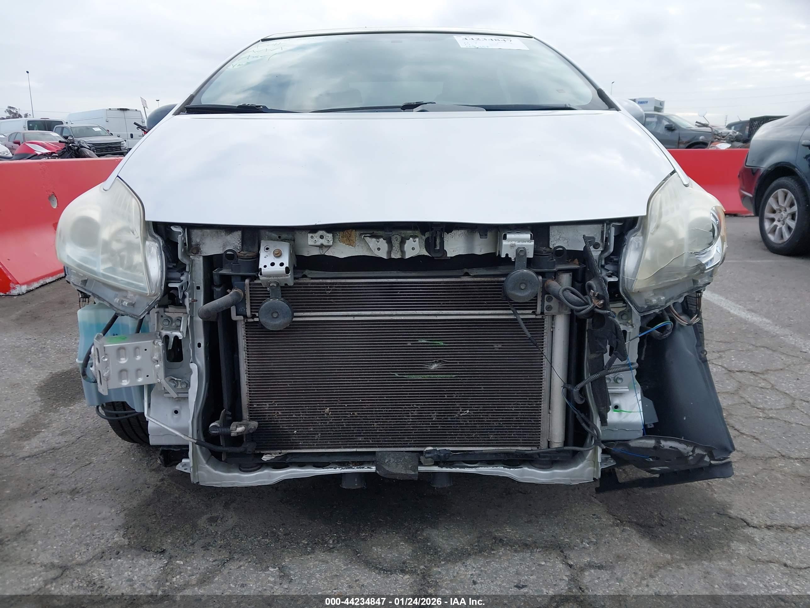 TOYOTA PRIUS image 6