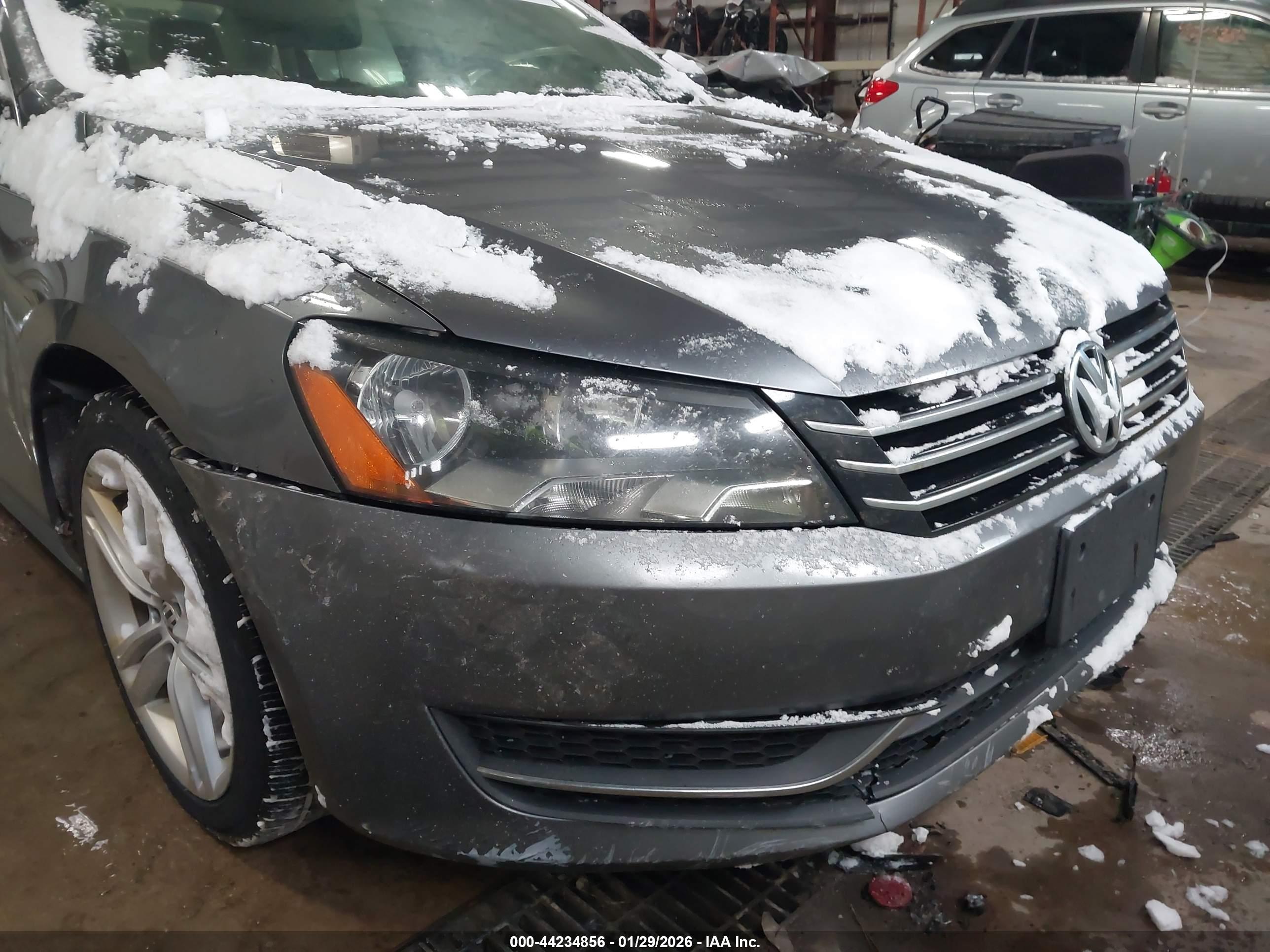 VOLKSWAGEN PASSAT image 6