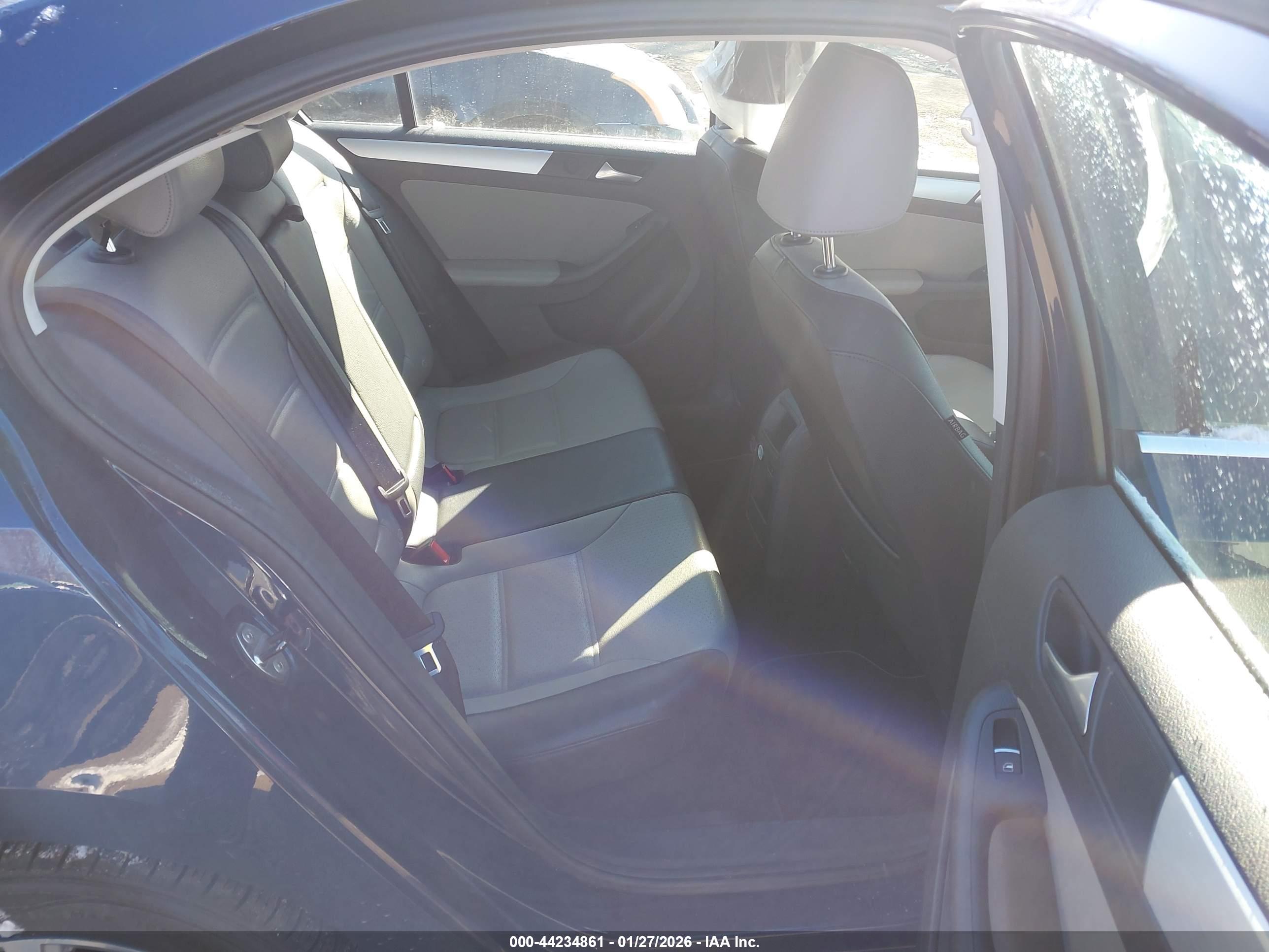 VOLKSWAGEN JETTA image 8