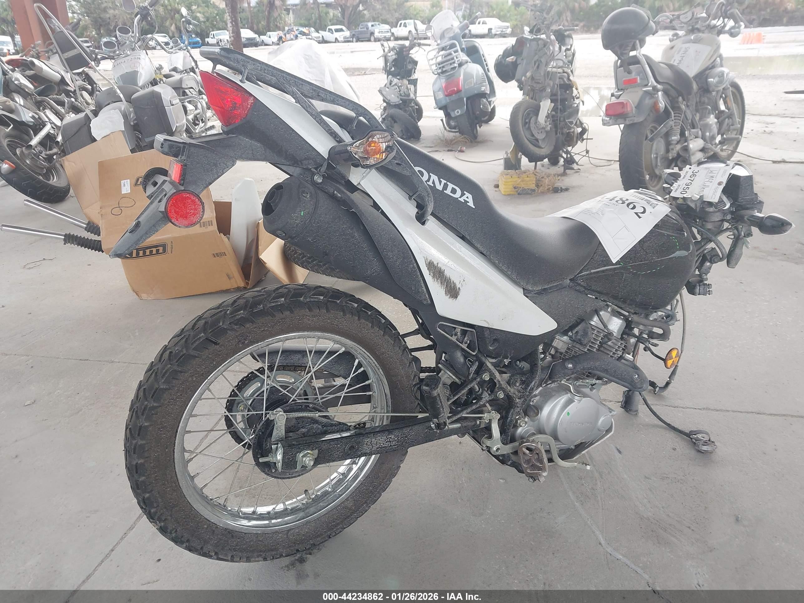 HONDA XR150L image 4