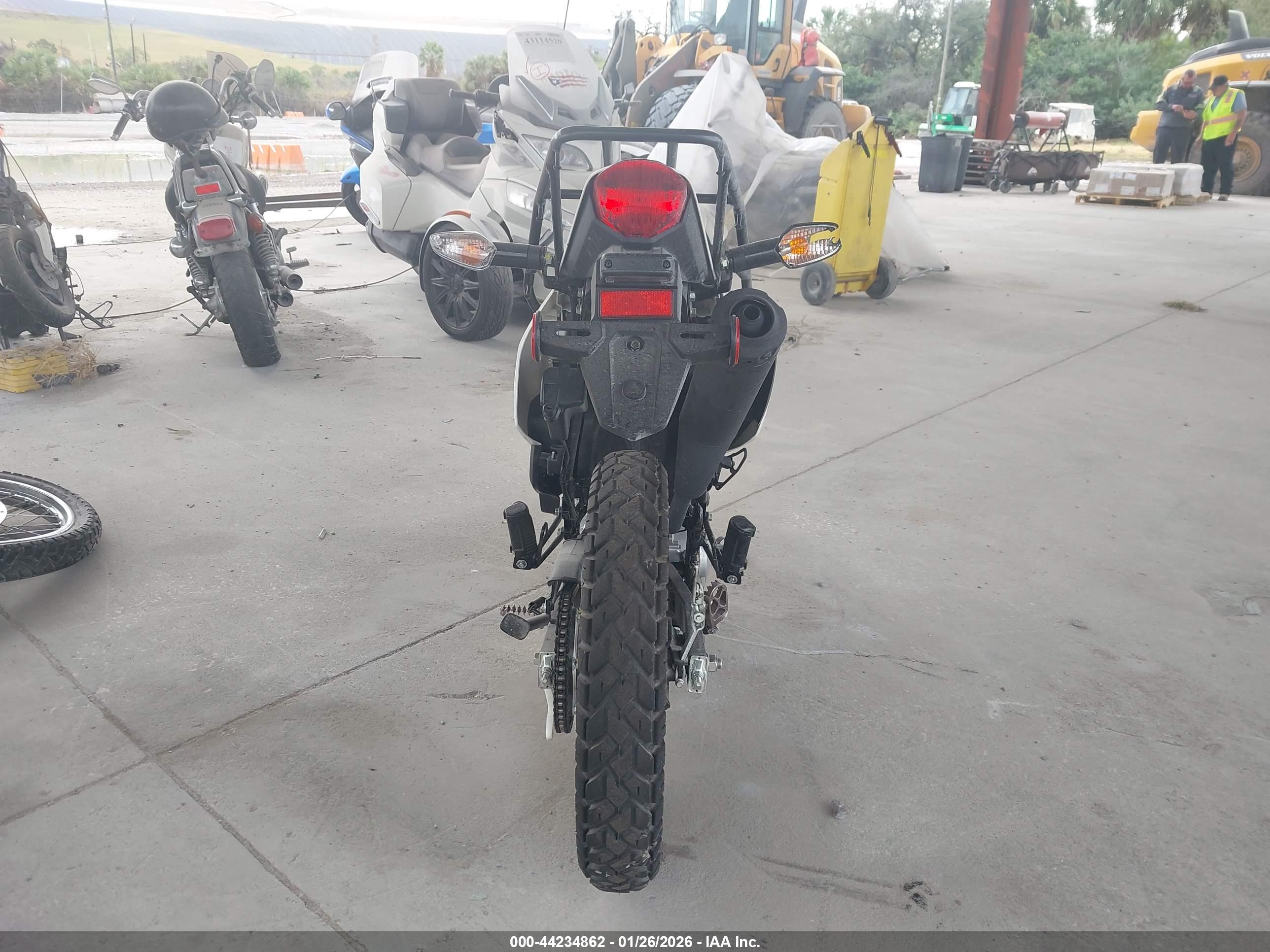 HONDA XR150L image 6