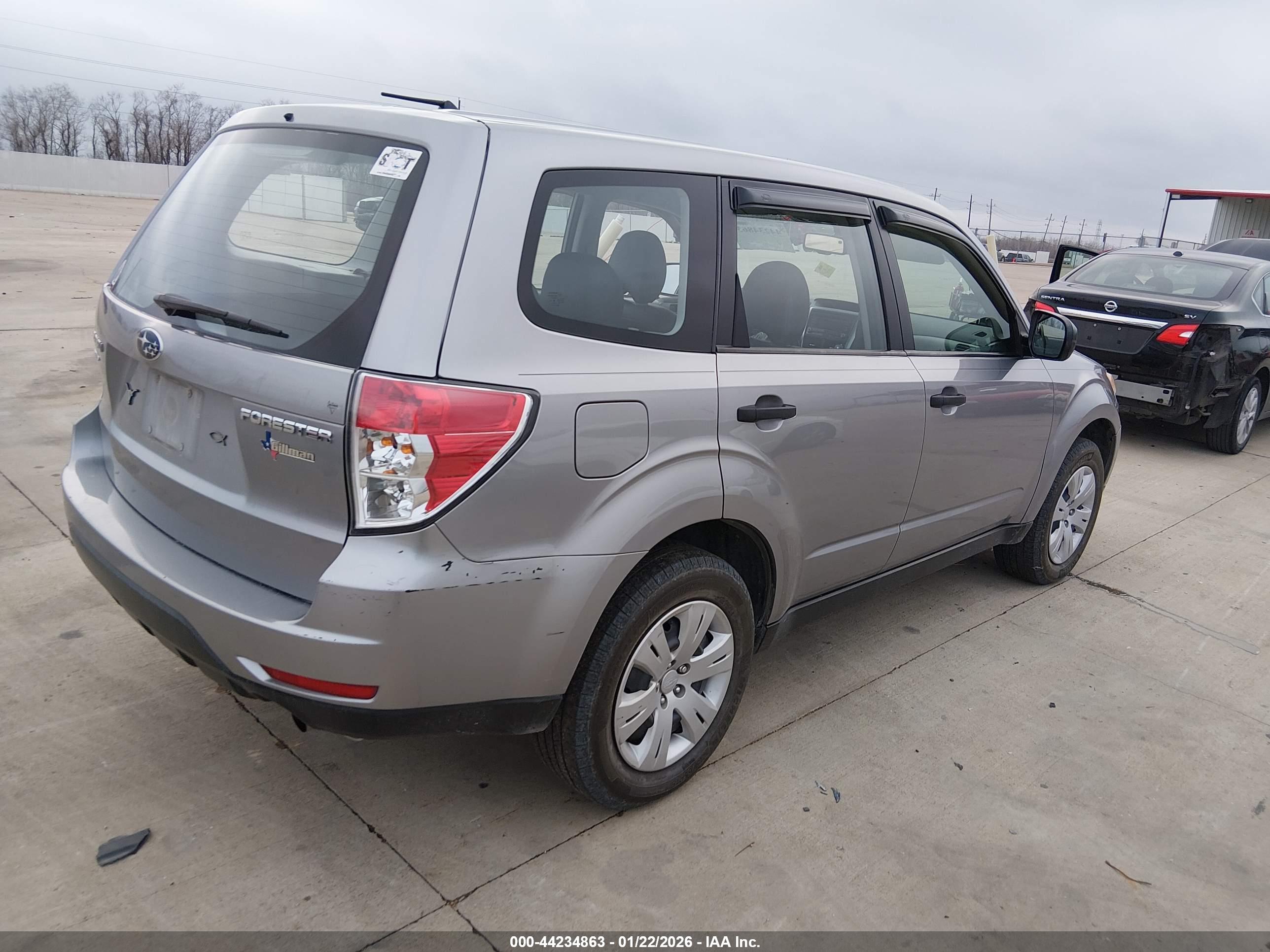 SUBARU FORESTER image 4