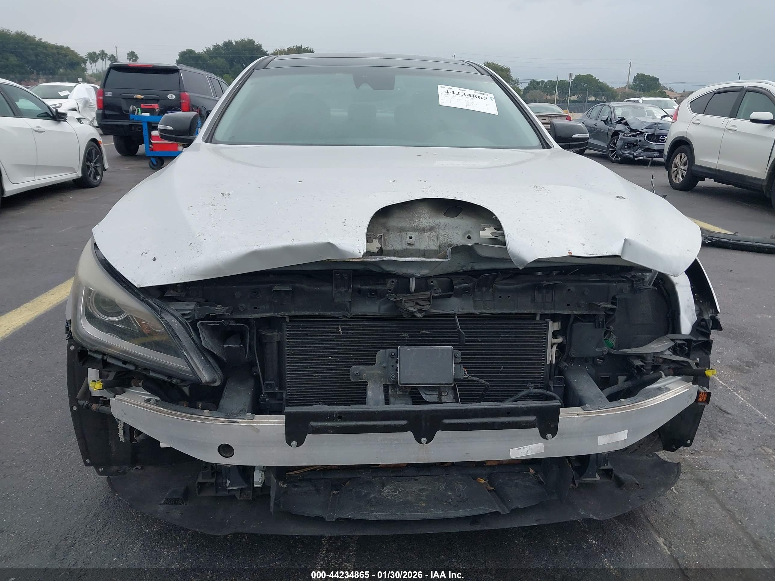 HYUNDAI GENESIS image 6