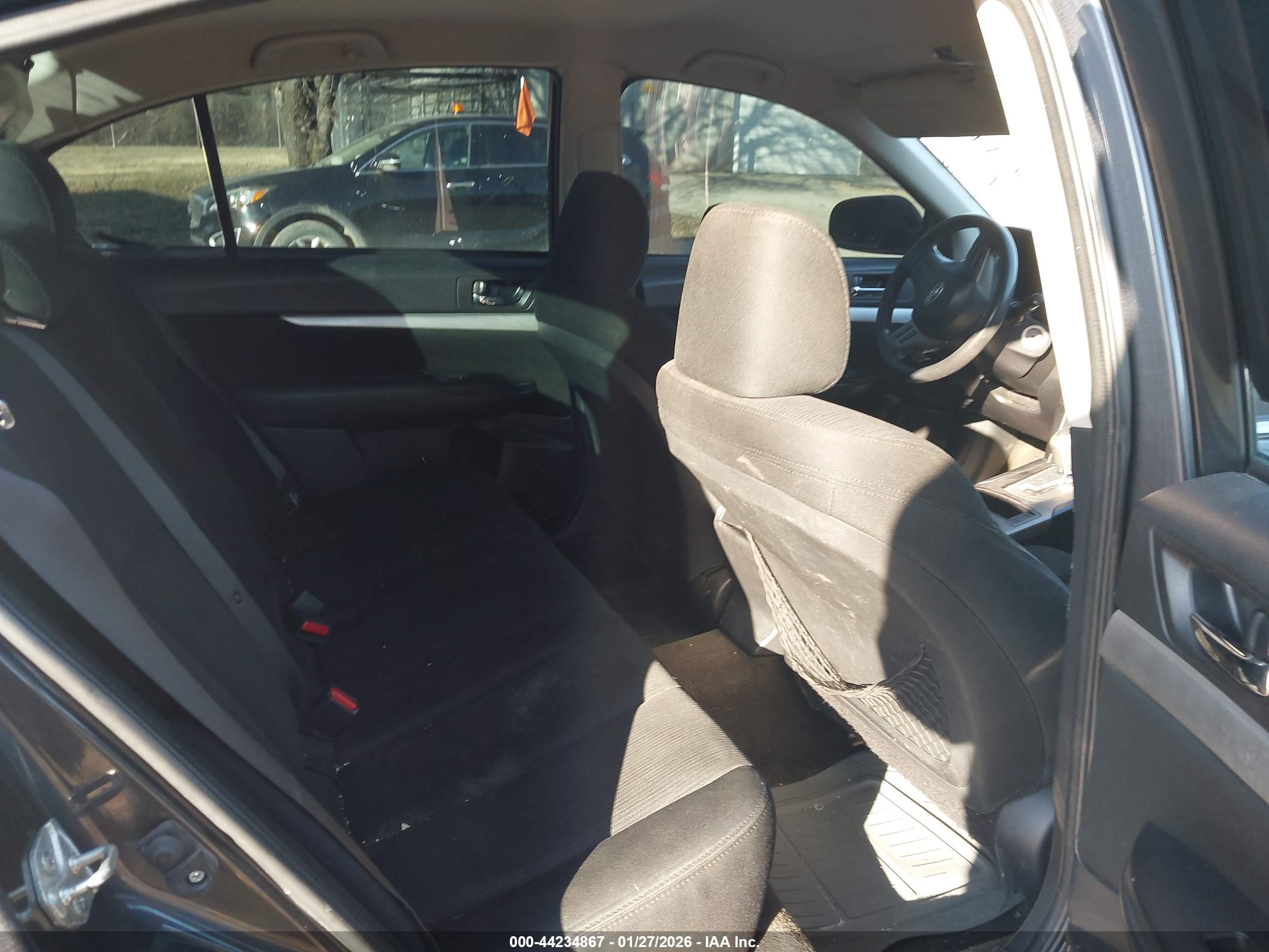 SUBARU LEGACY image 8