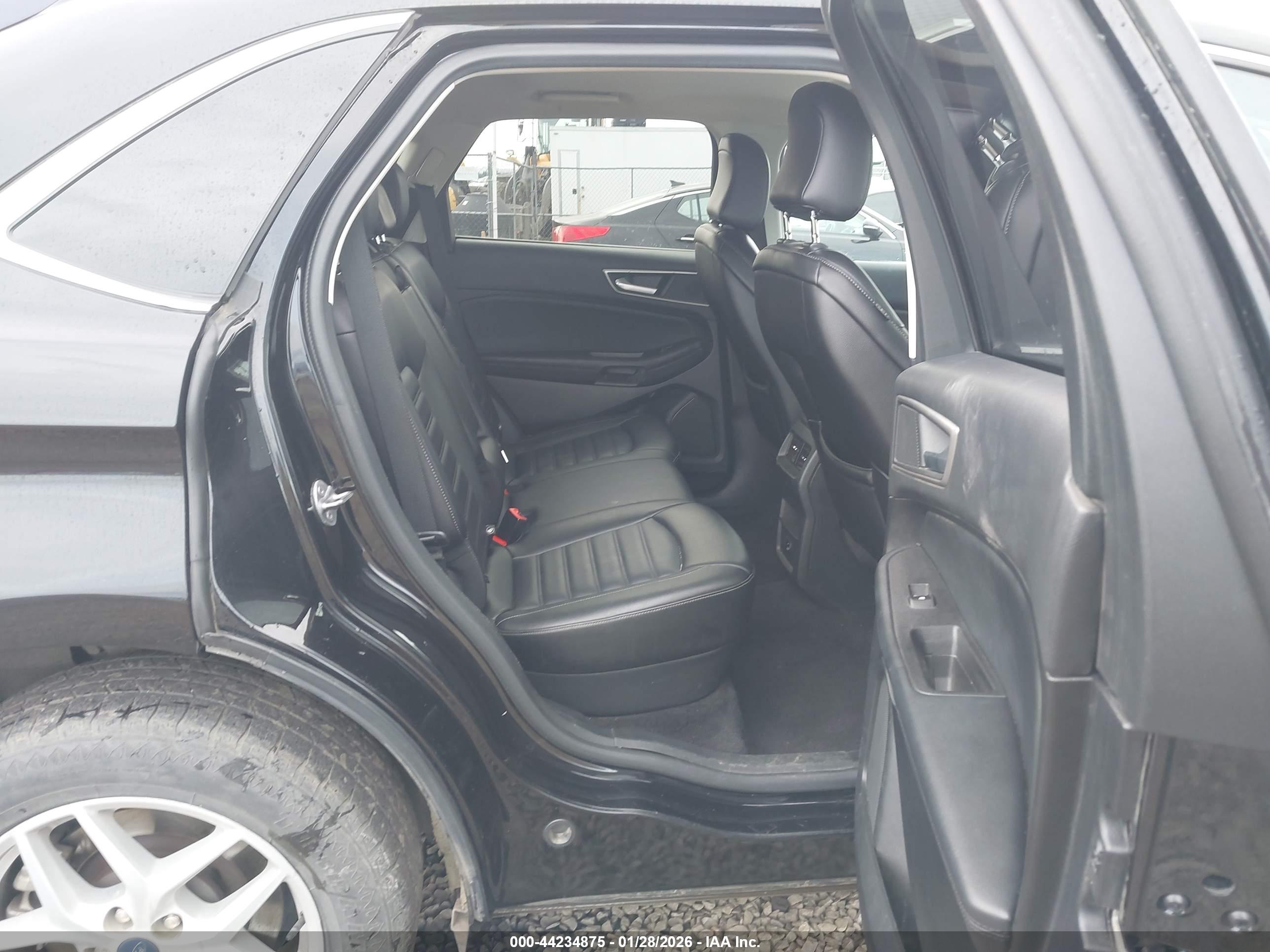 FORD EDGE image 8