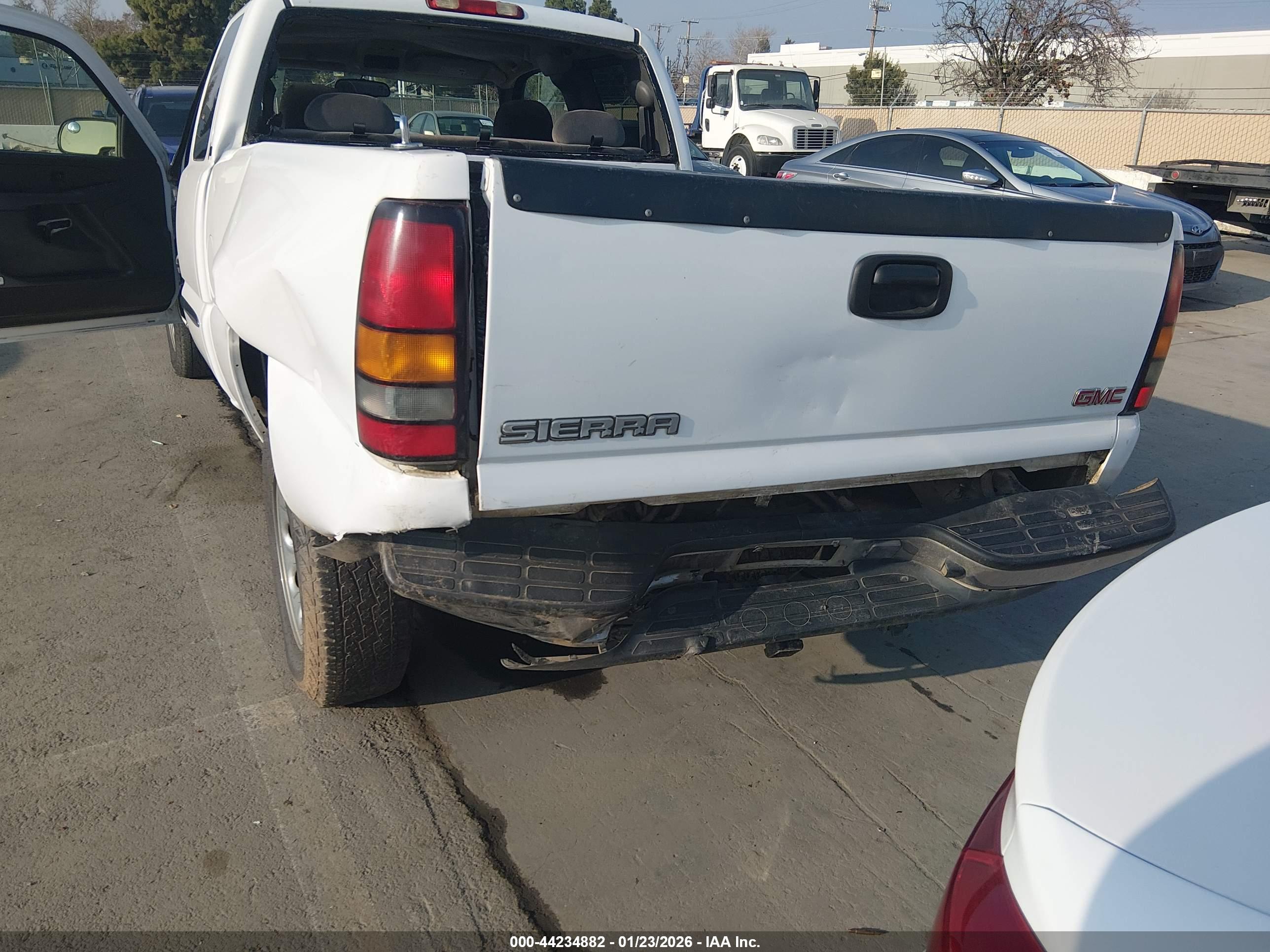 GMC SIERRA image 6