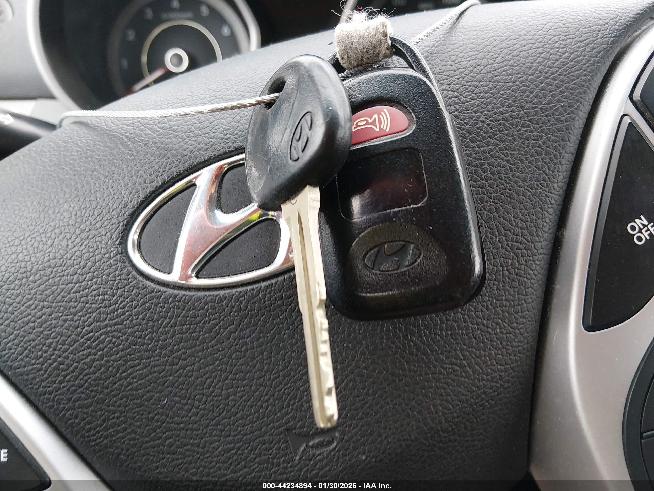 HYUNDAI ELANTRA image 11