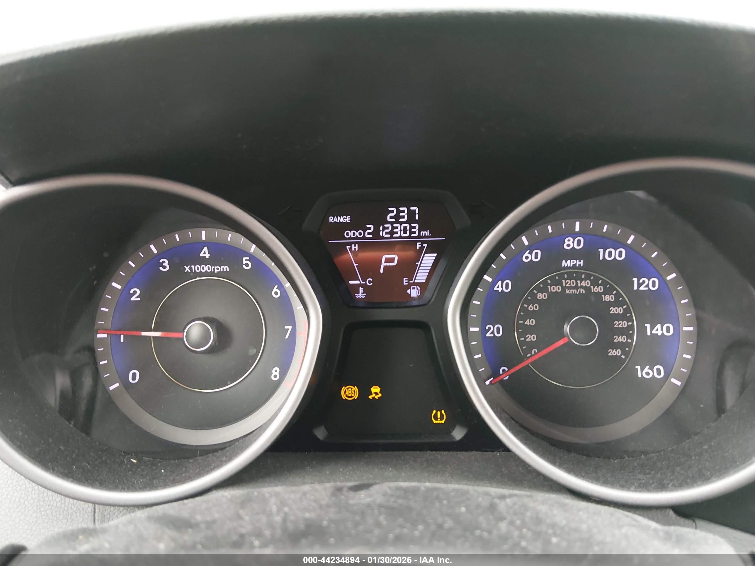 HYUNDAI ELANTRA image 7