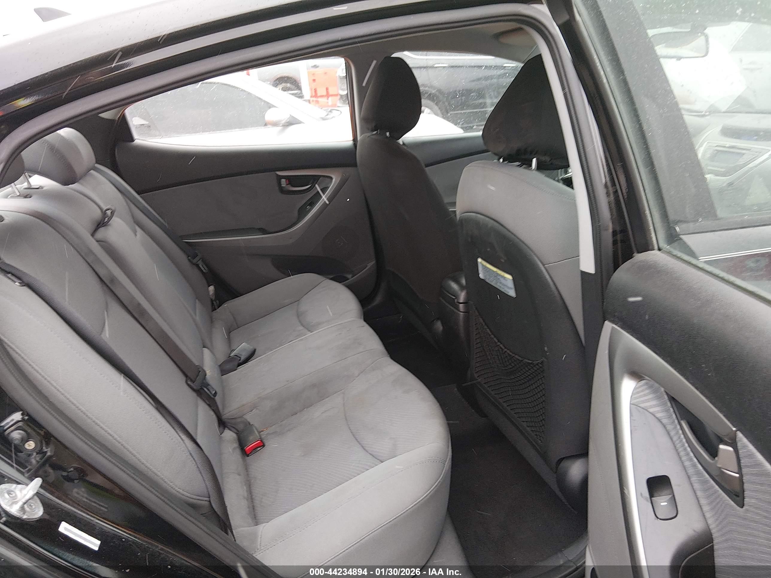 HYUNDAI ELANTRA image 8