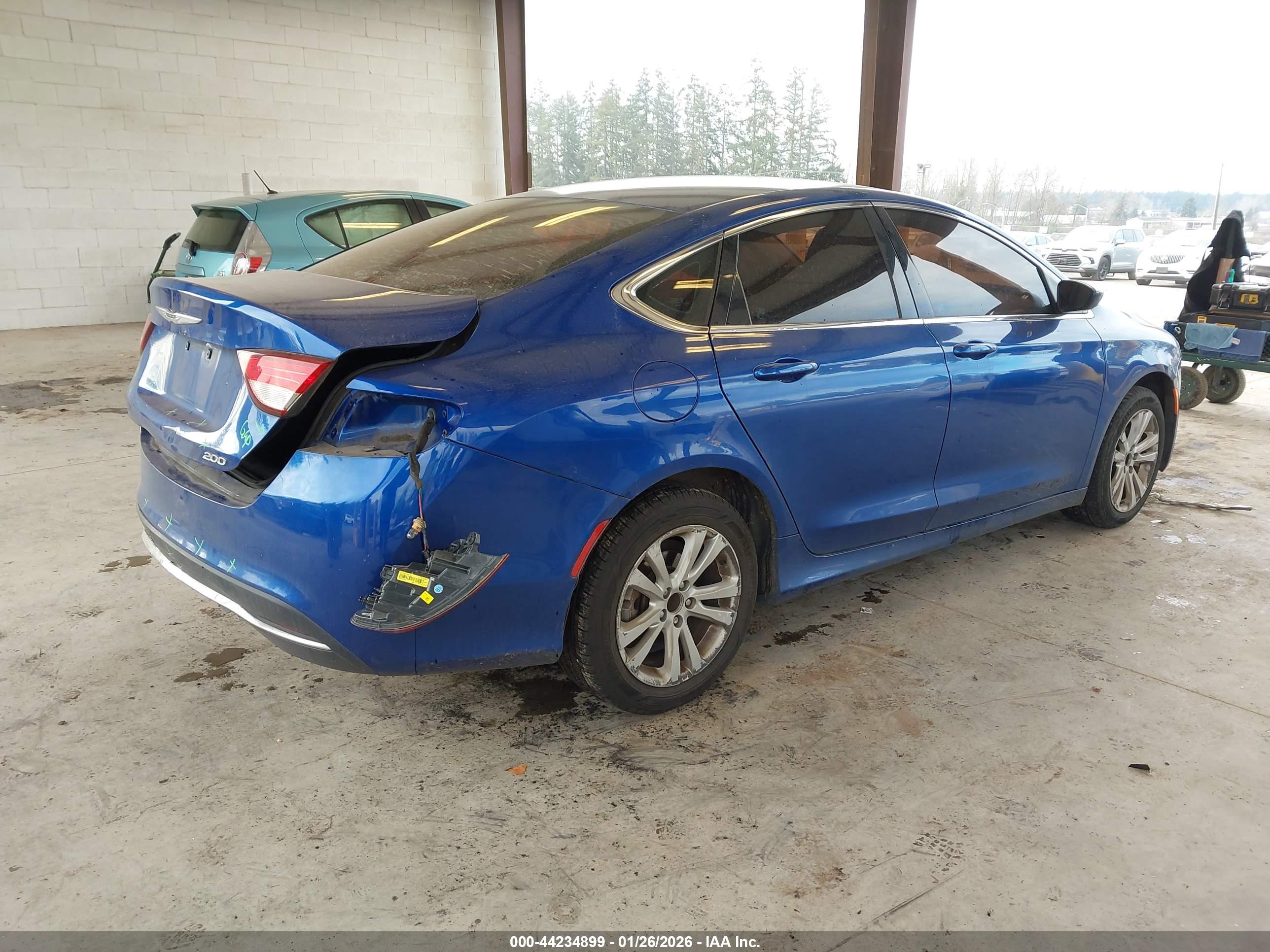 CHRYSLER 200 image 4