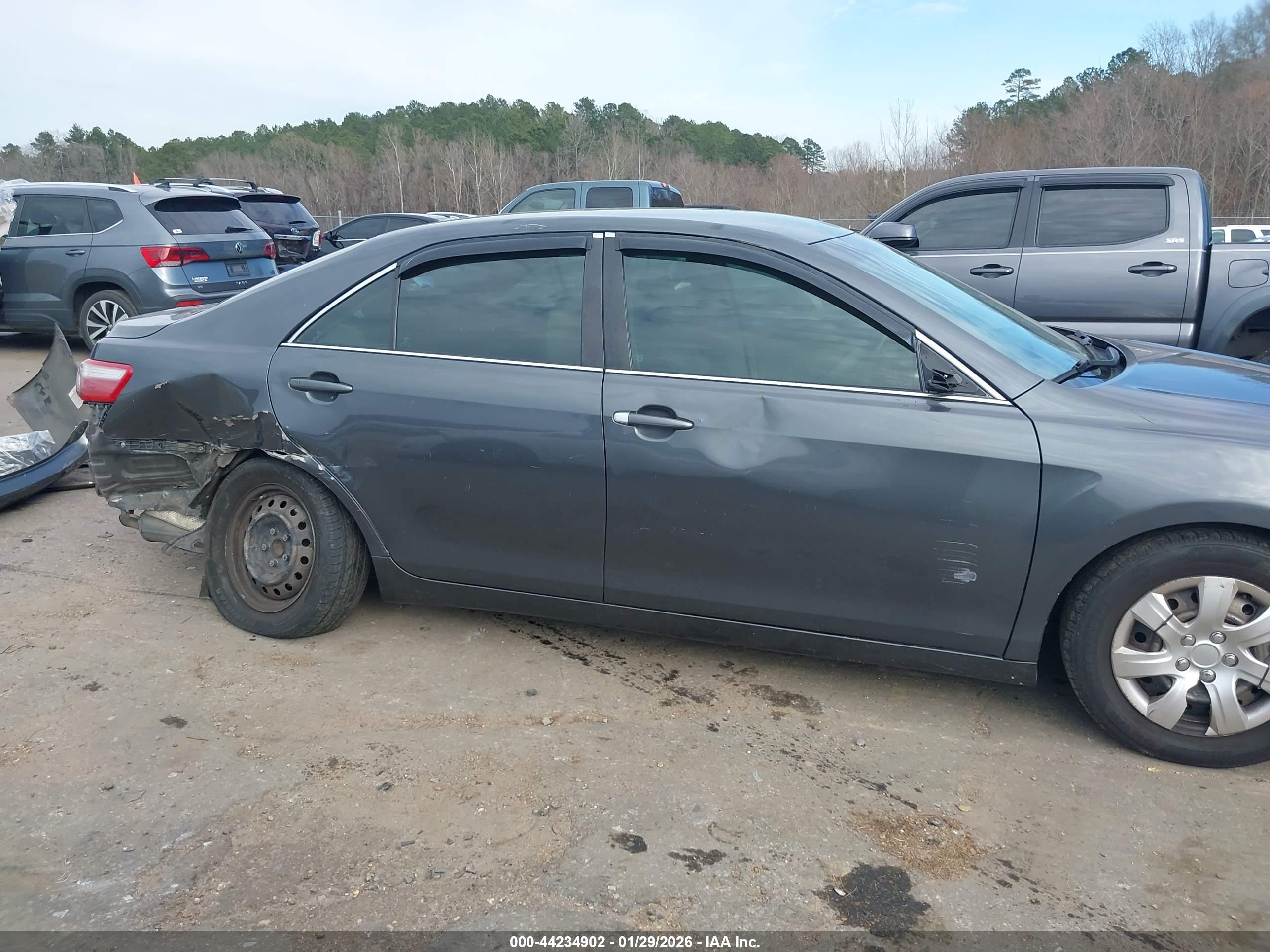 TOYOTA CAMRY image 6