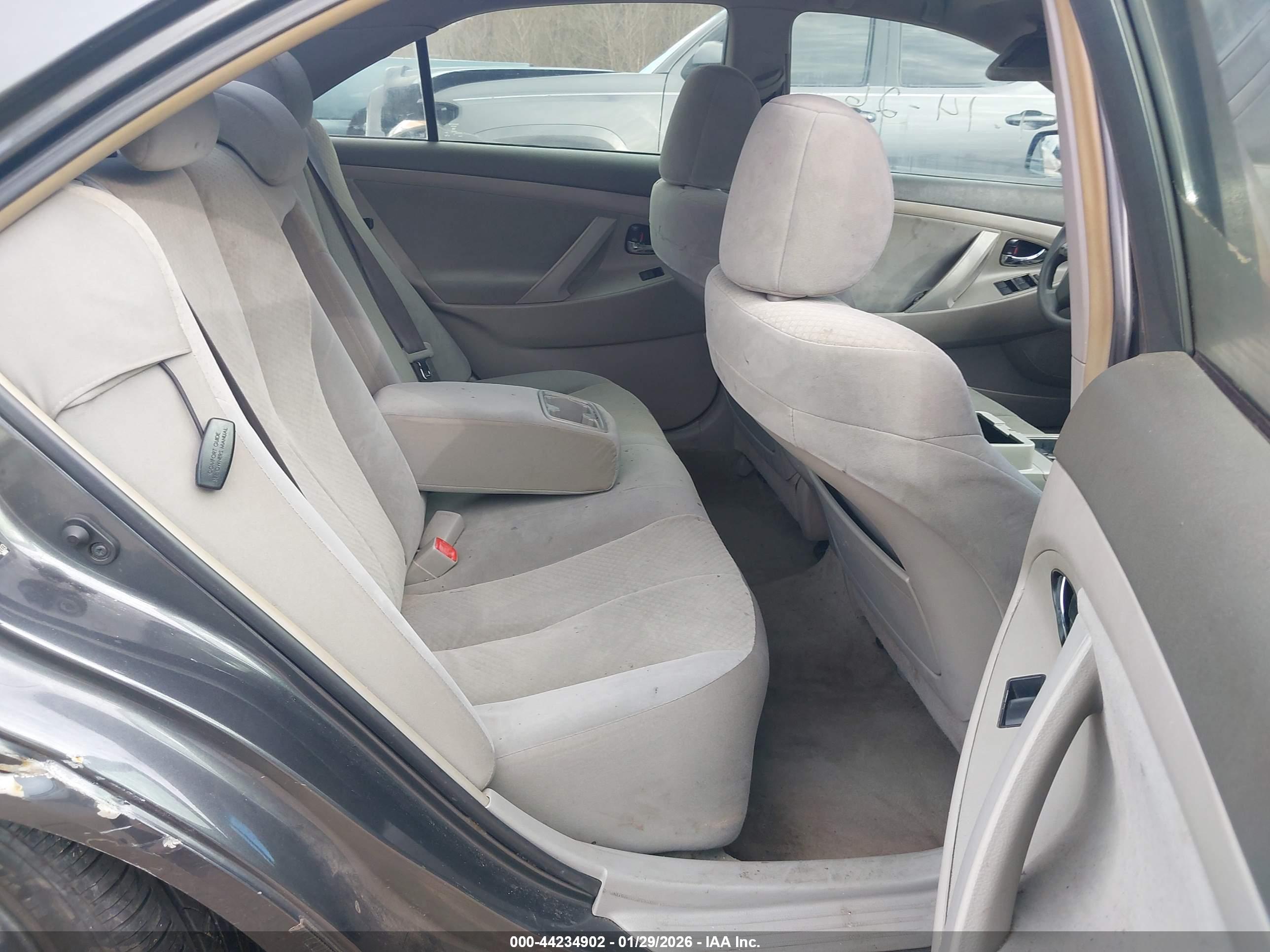 TOYOTA CAMRY image 8