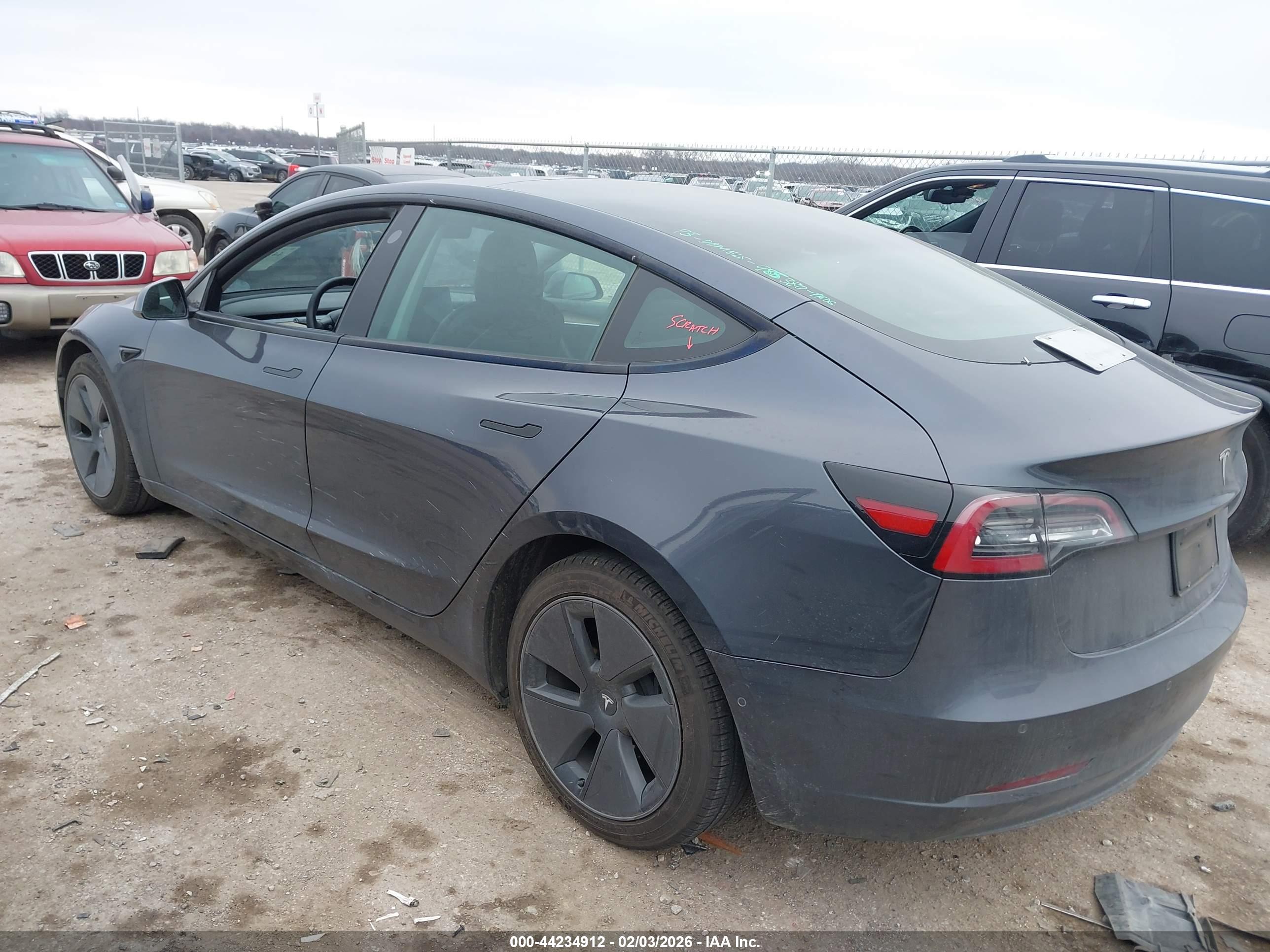 TESLA MODEL image 3