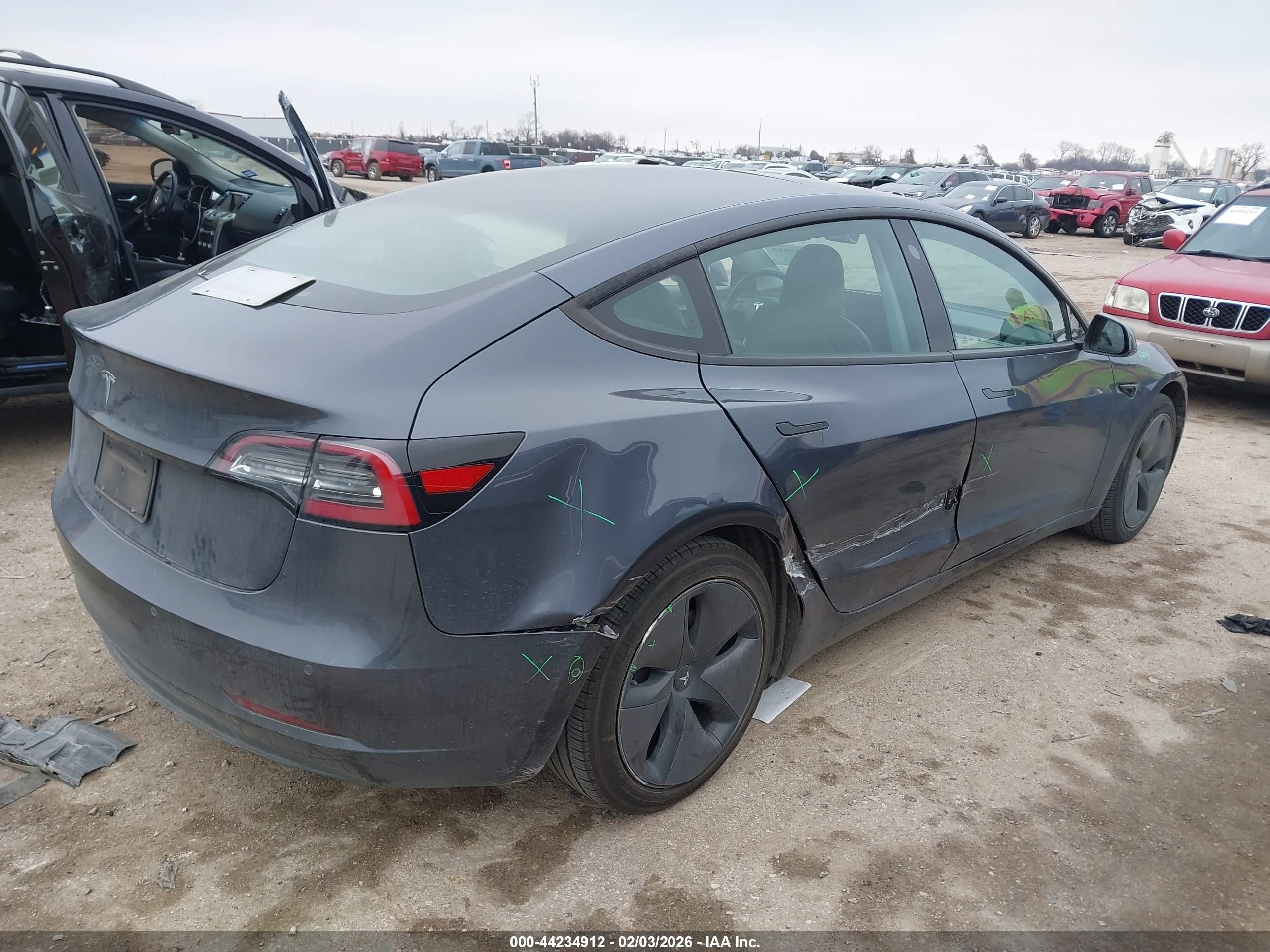 TESLA MODEL image 4