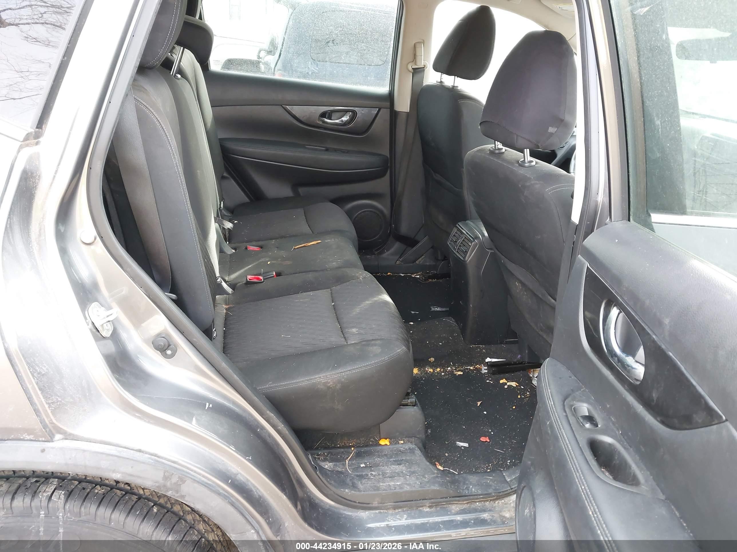 NISSAN ROGUE image 8