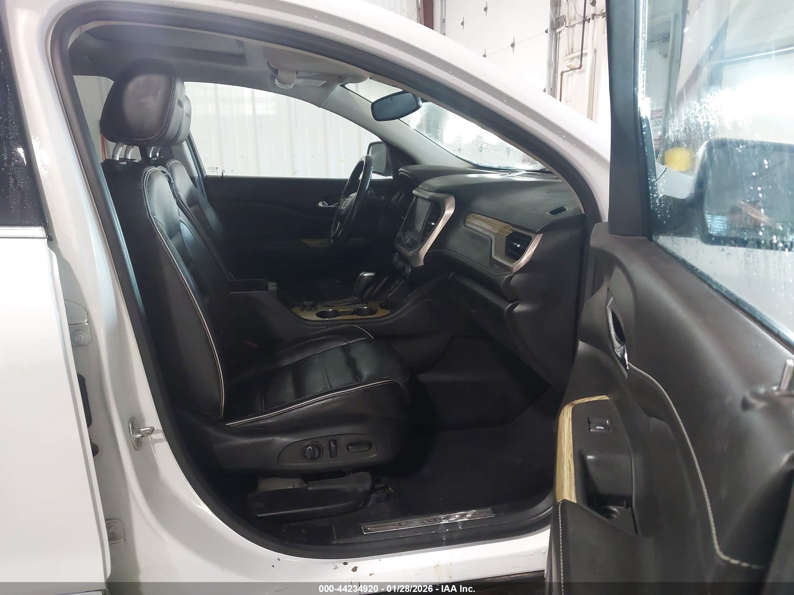 GMC ACADIA image 5