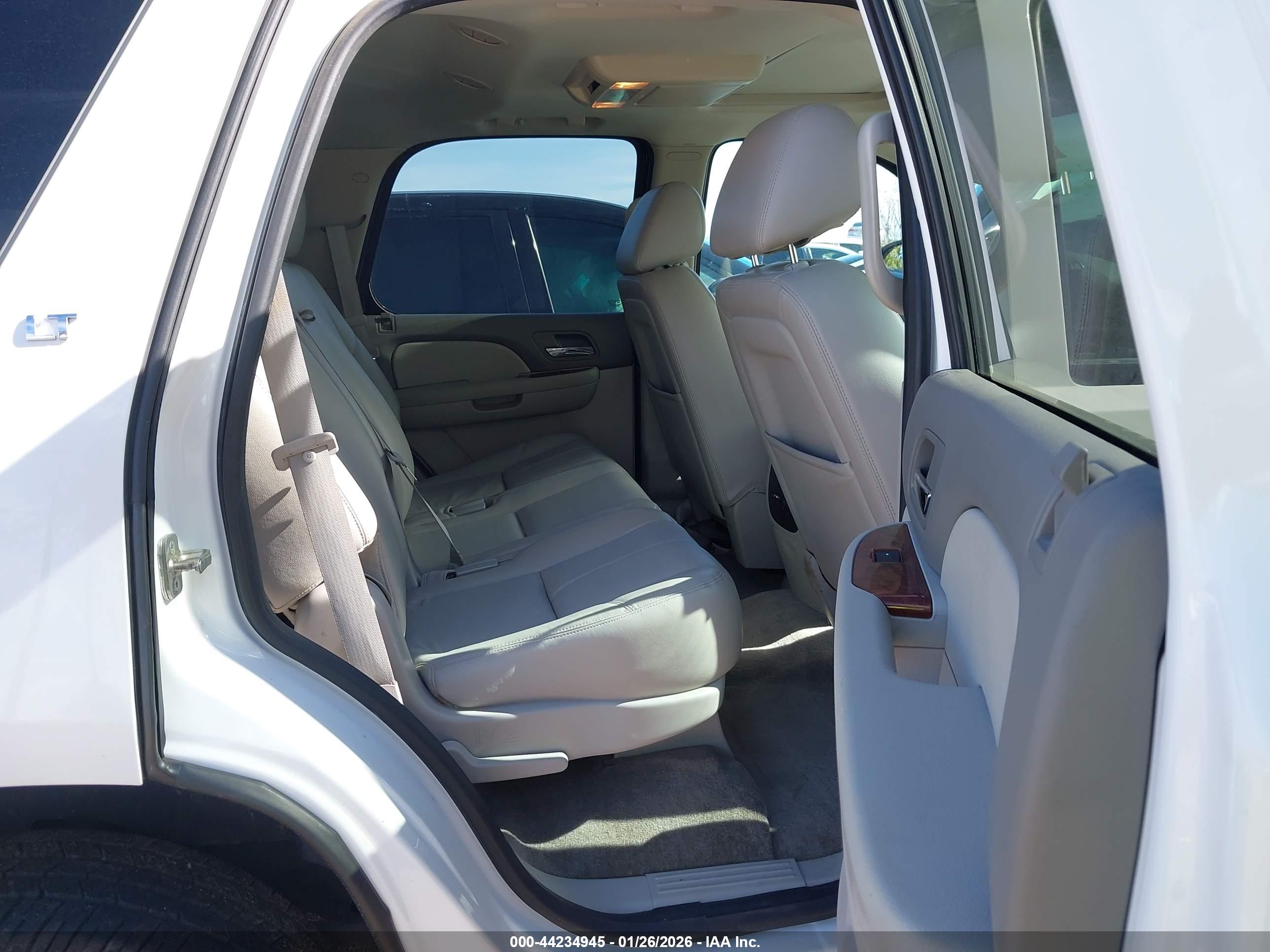 CHEVROLET TAHOE image 8