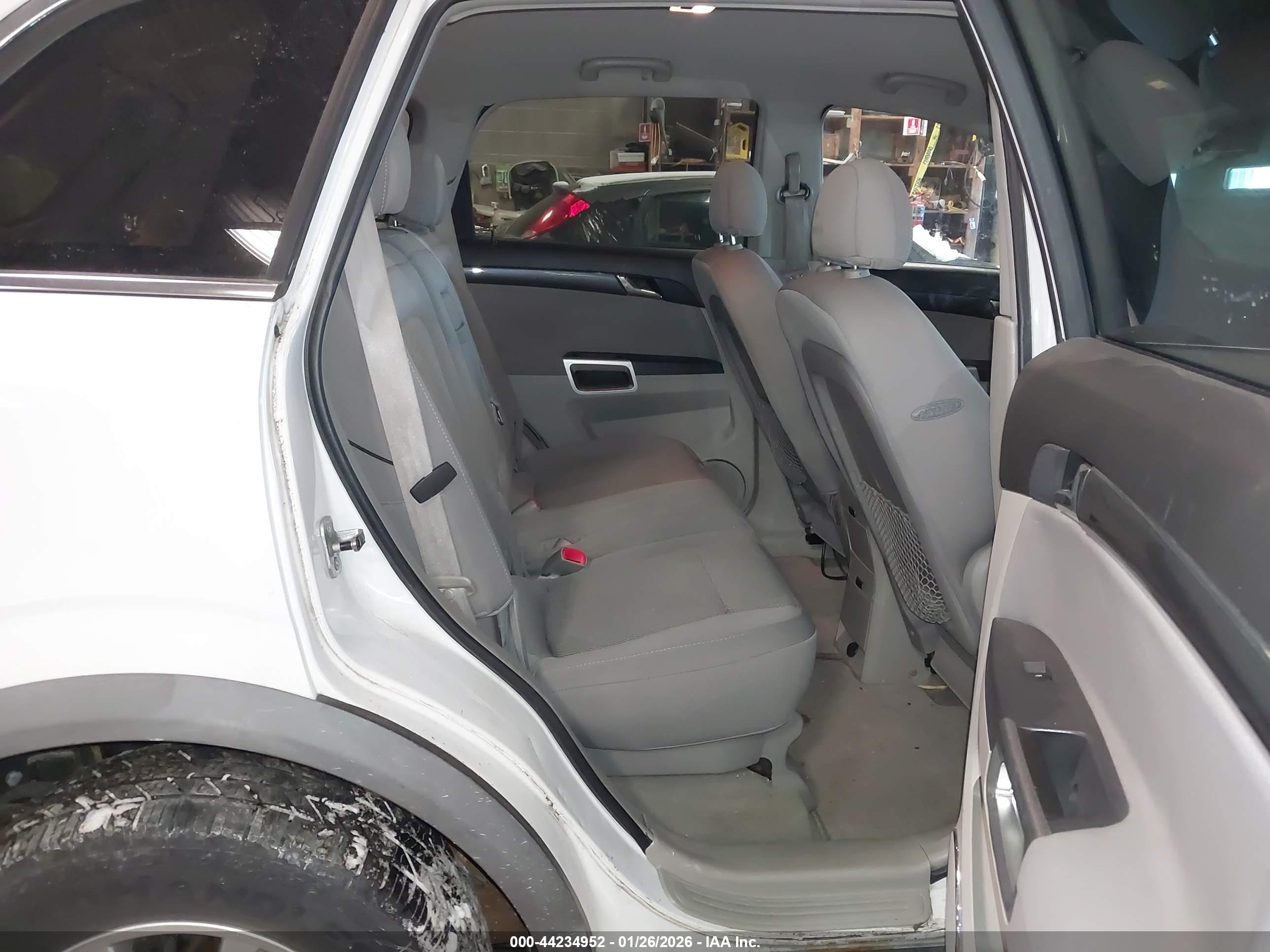 SATURN VUE image 8