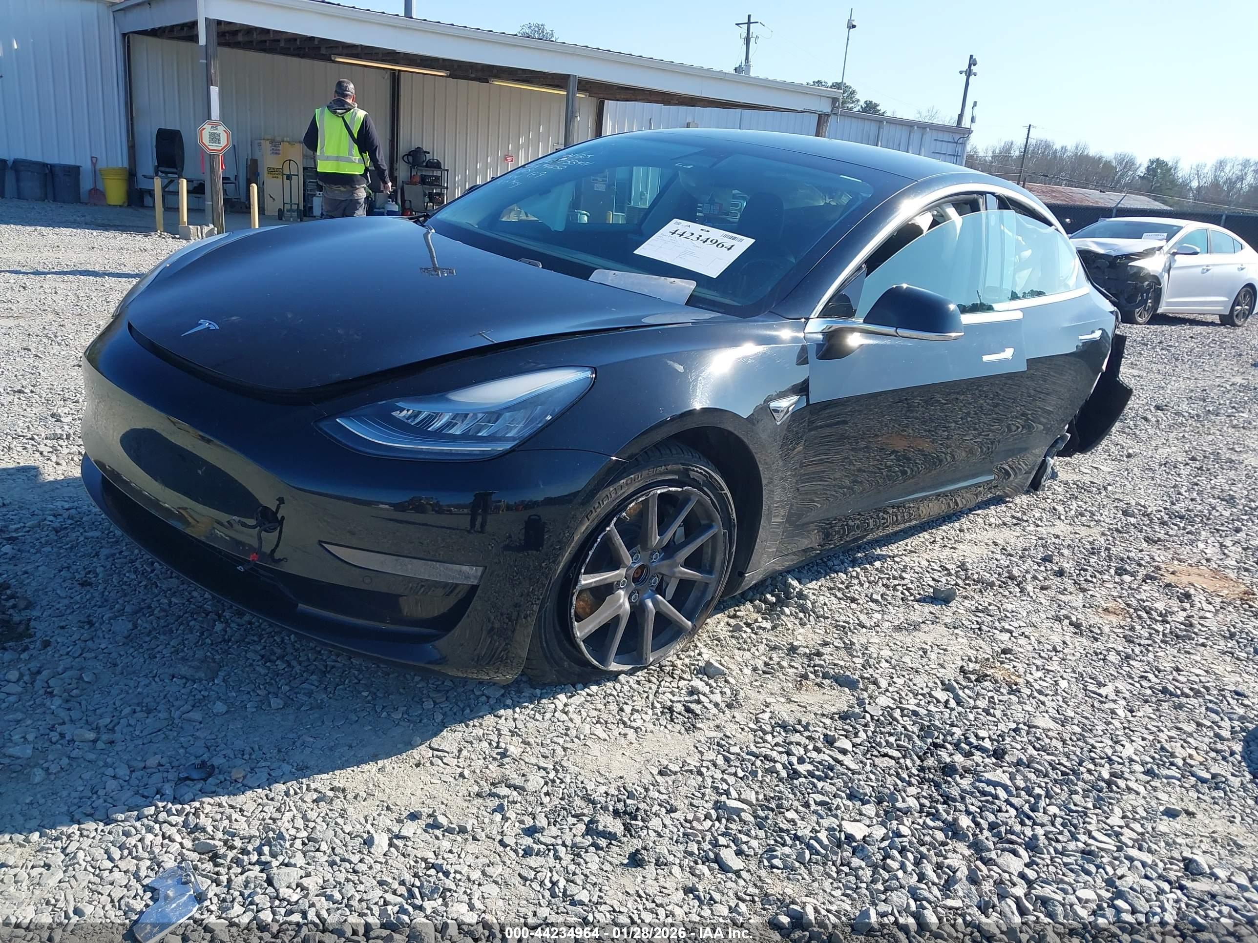 TESLA MODEL image 2