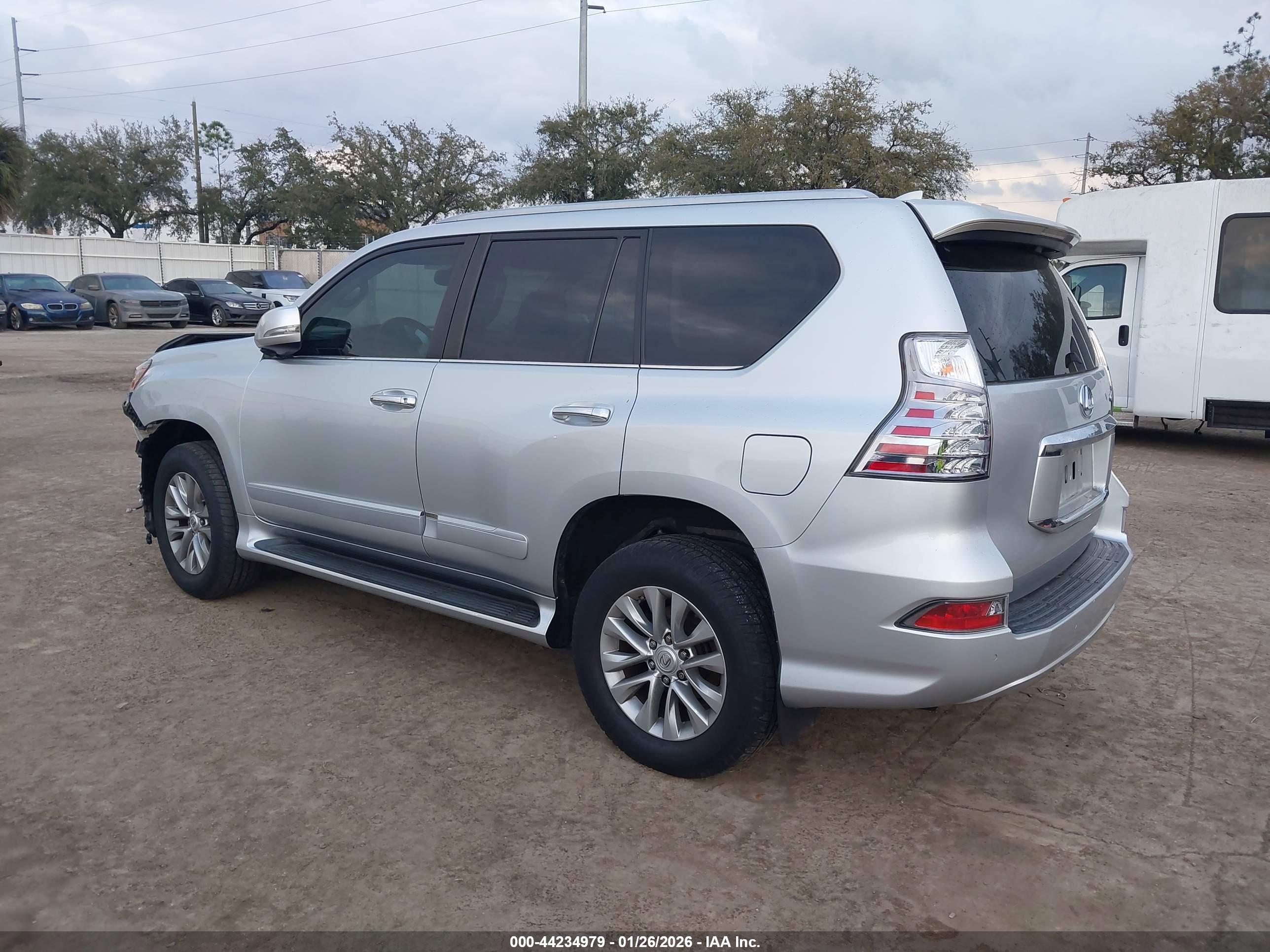 LEXUS GX image 3