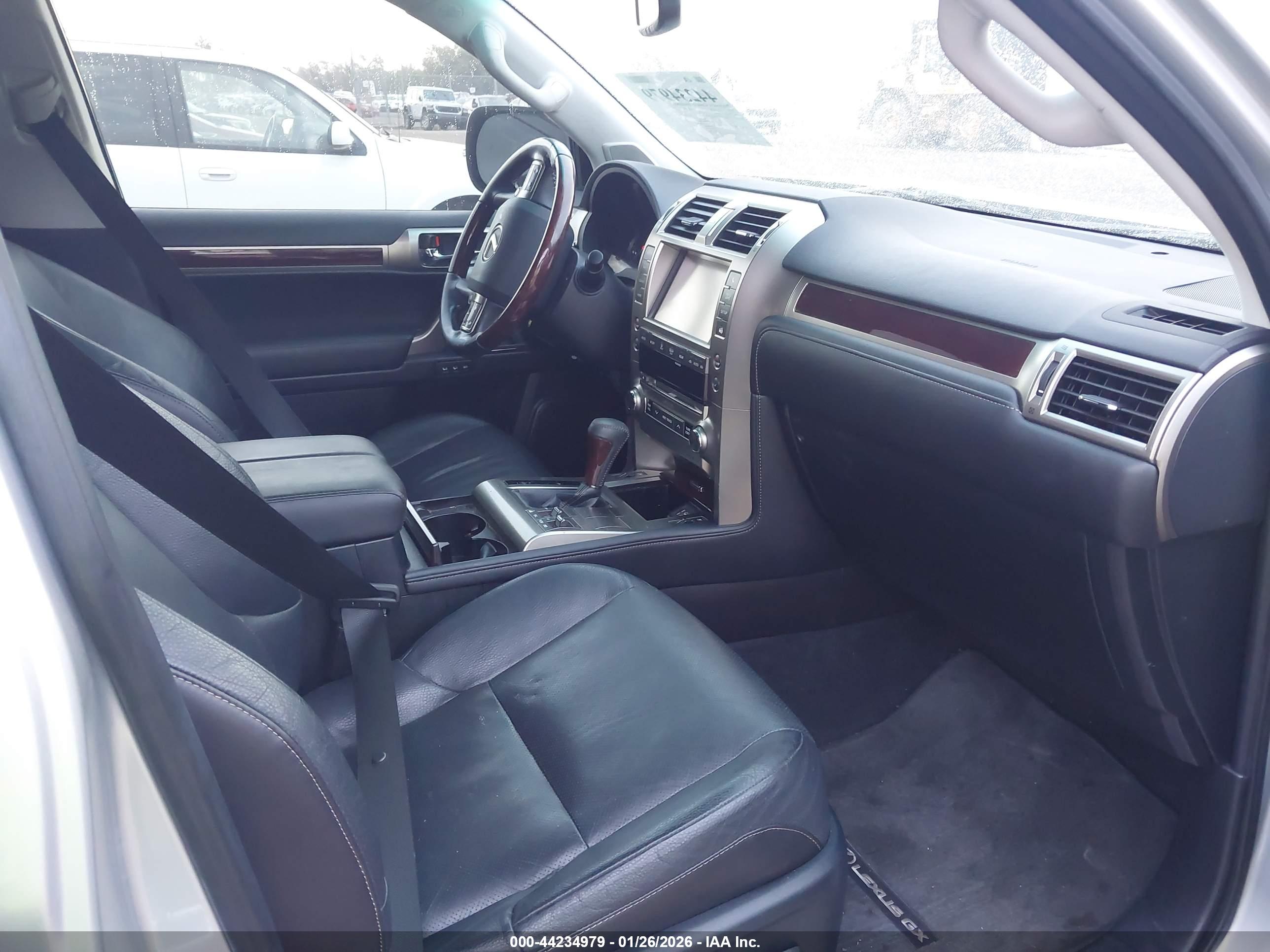 LEXUS GX image 5