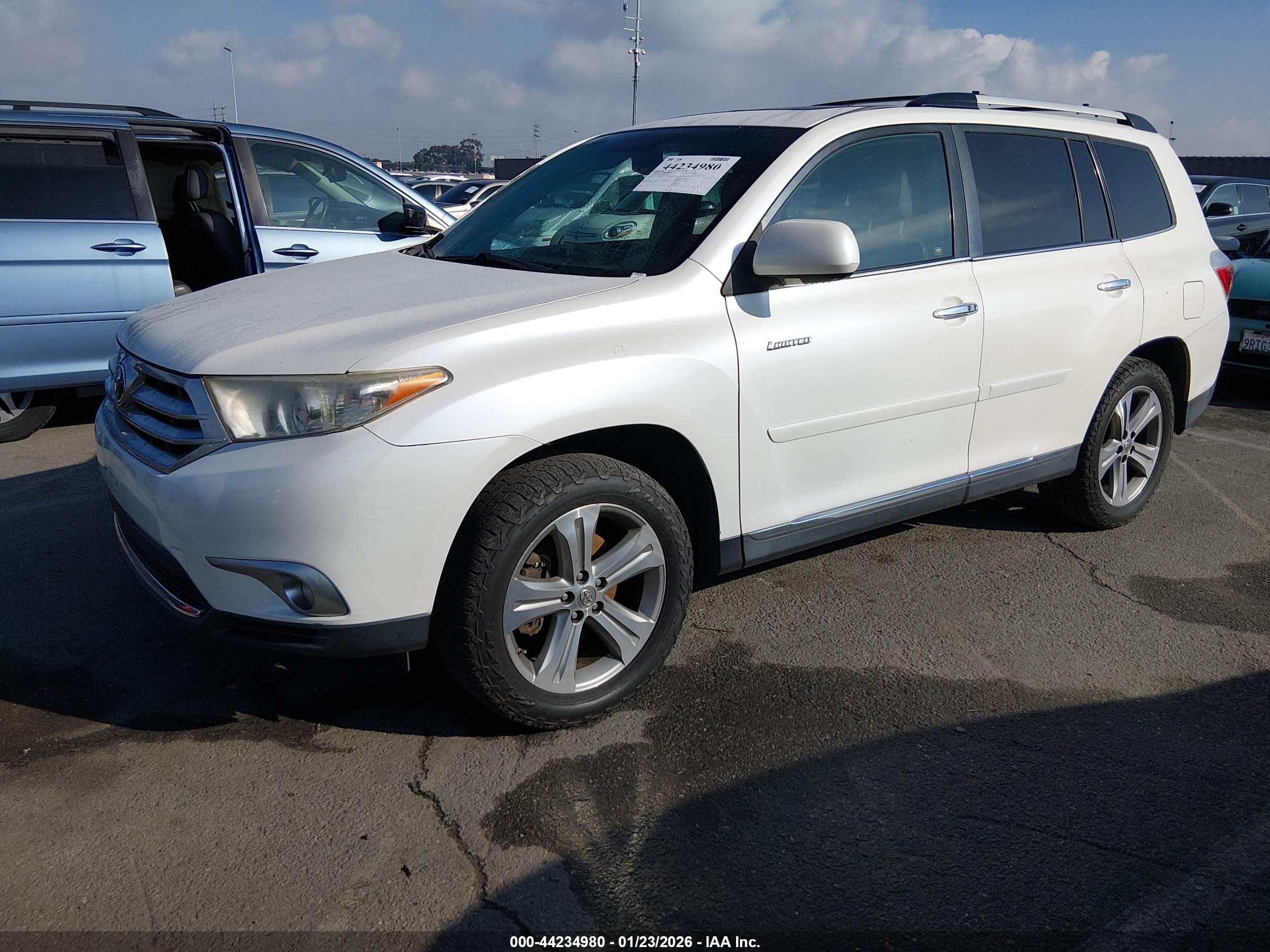 TOYOTA HIGHLANDER image 2