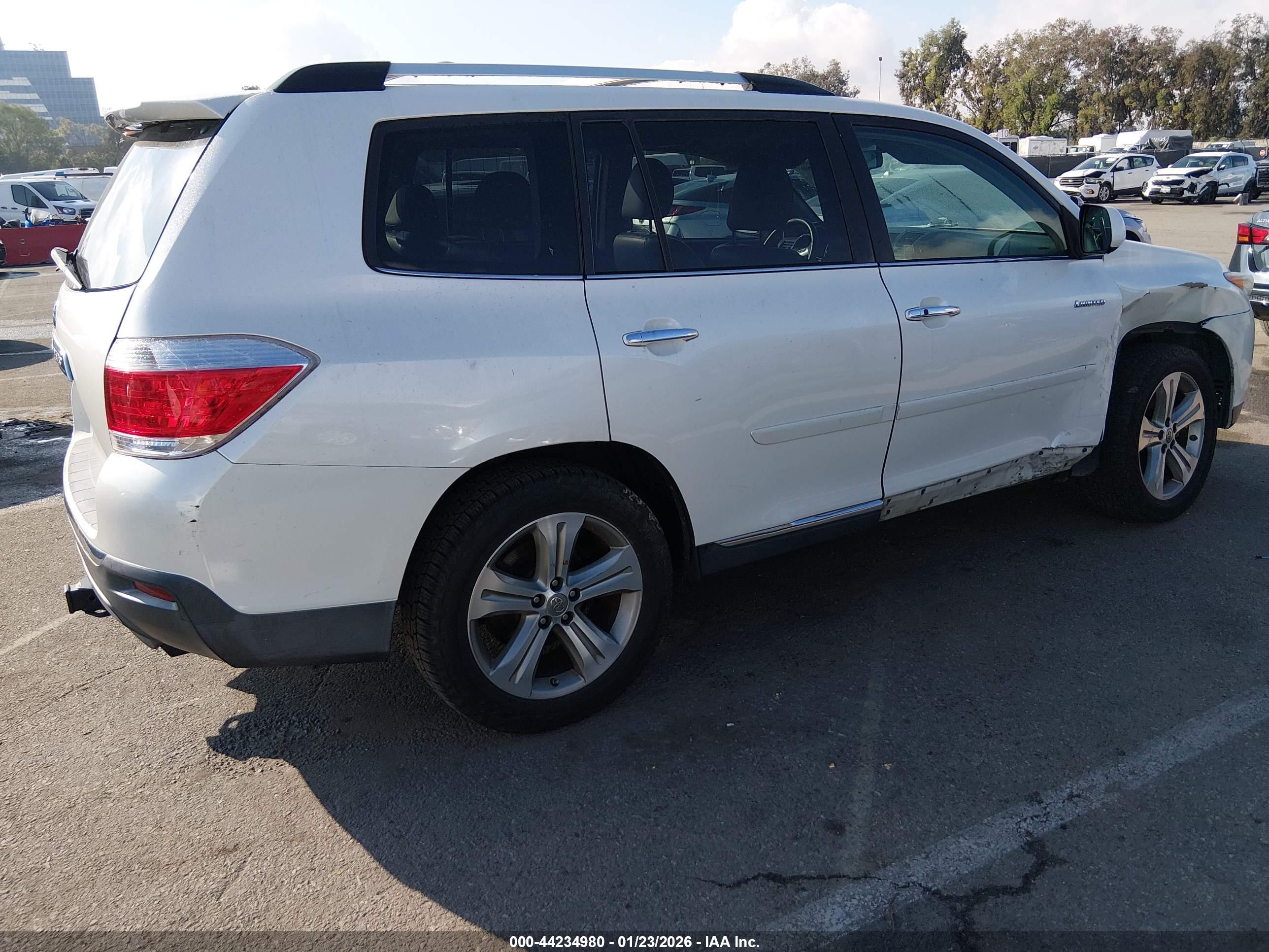 TOYOTA HIGHLANDER image 4