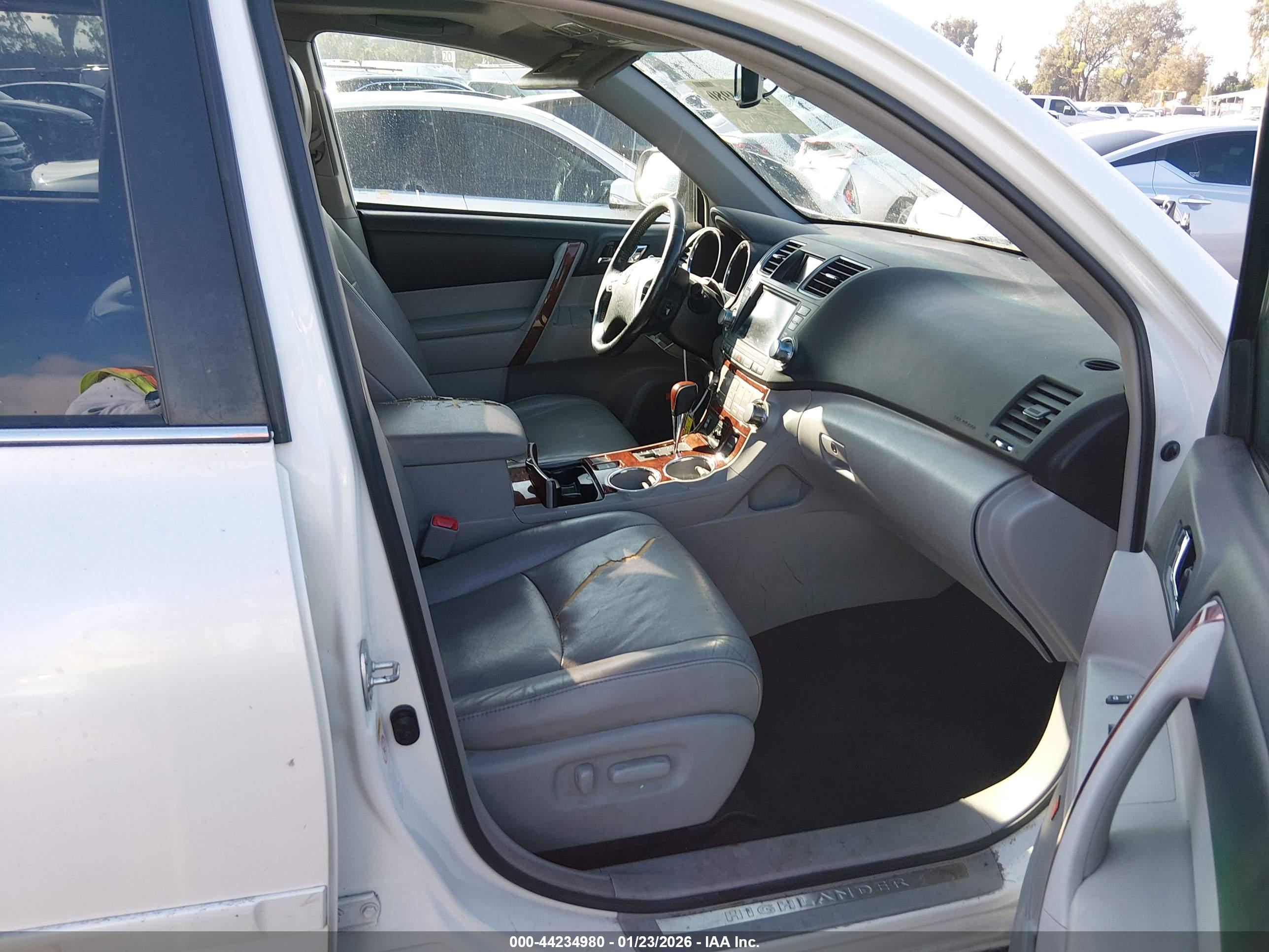 TOYOTA HIGHLANDER image 5