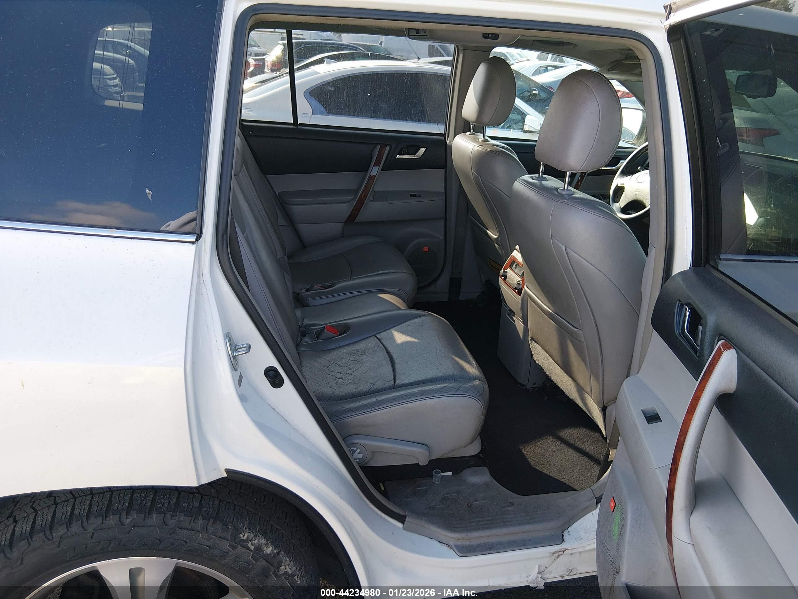 TOYOTA HIGHLANDER image 8