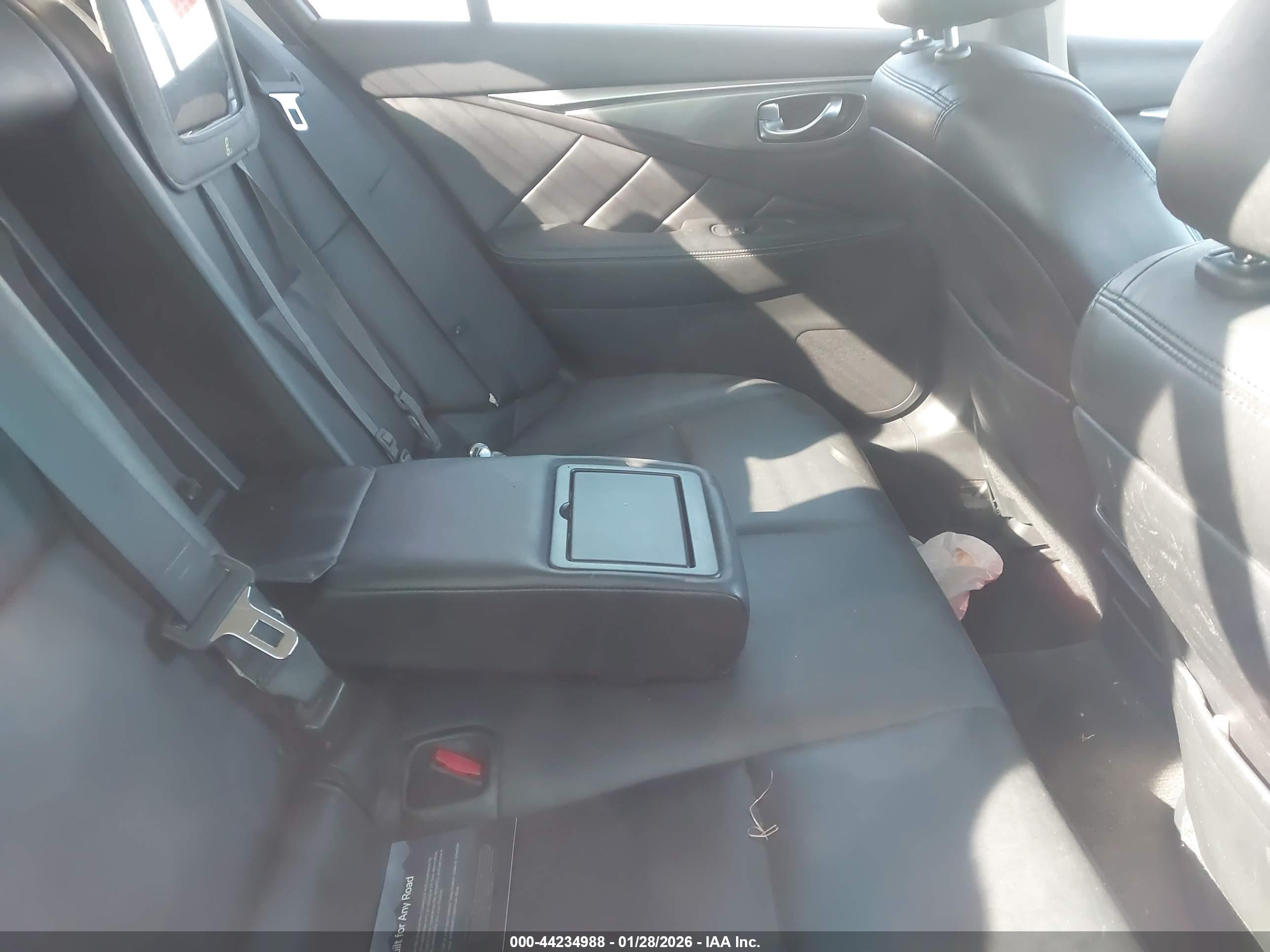 INFINITI Q50 image 8