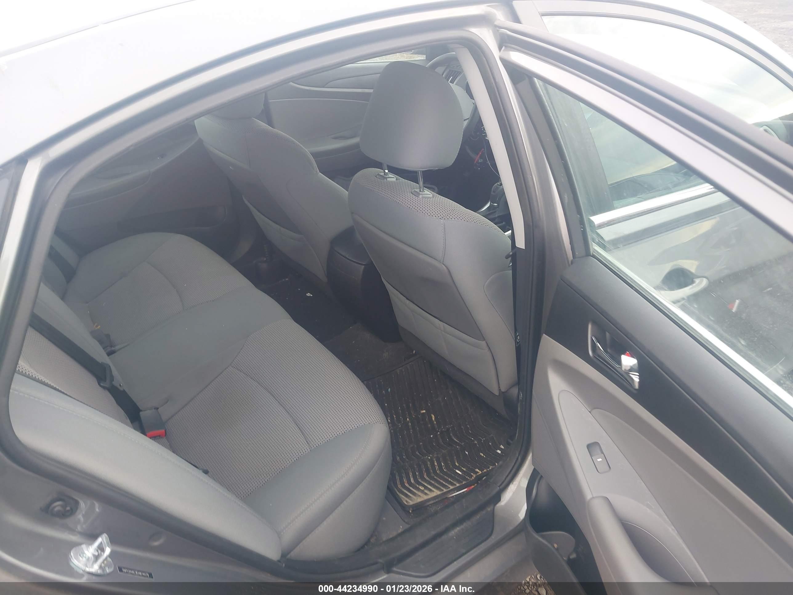 HYUNDAI SONATA image 8