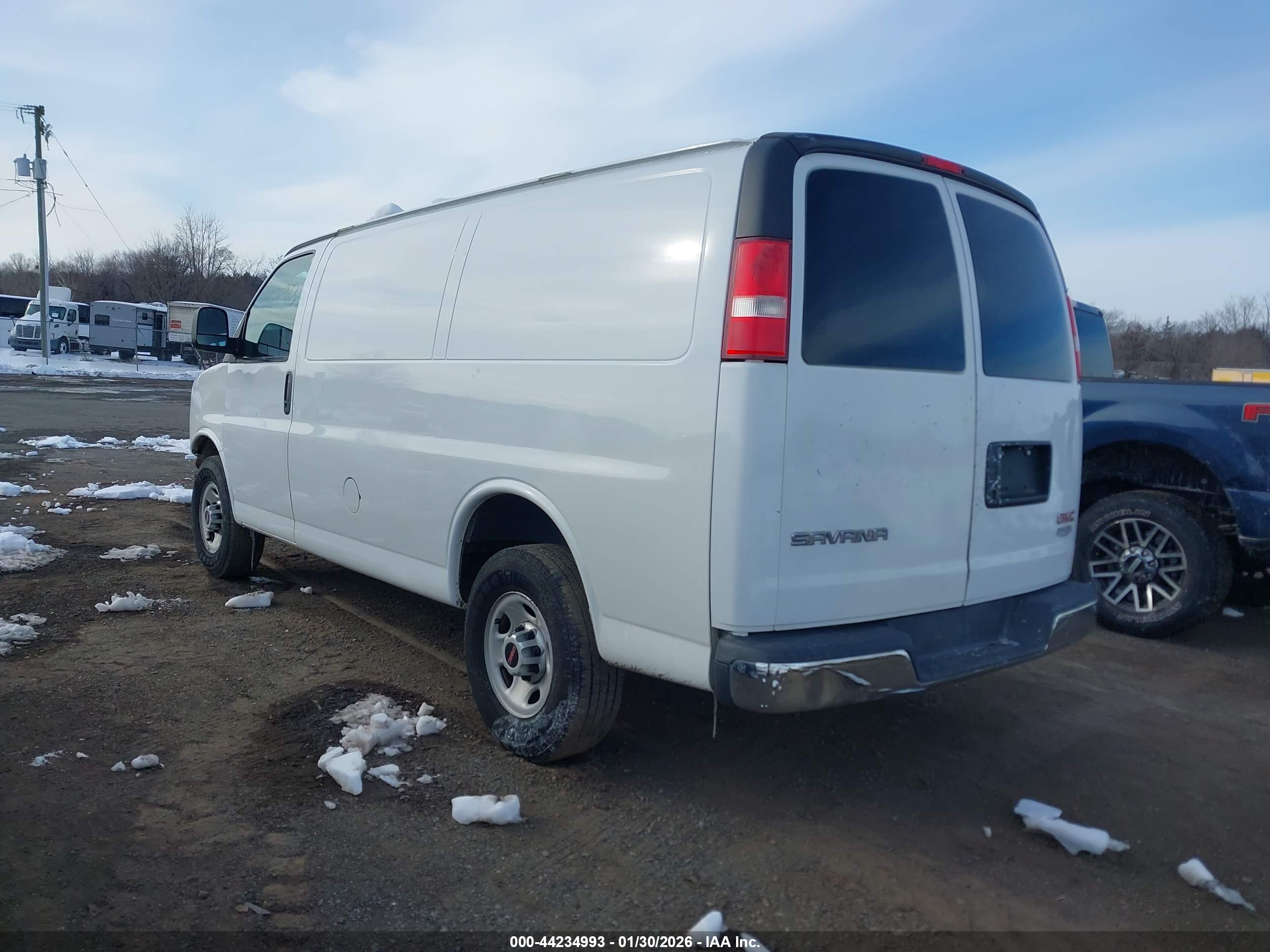 GMC SAVANA image 3