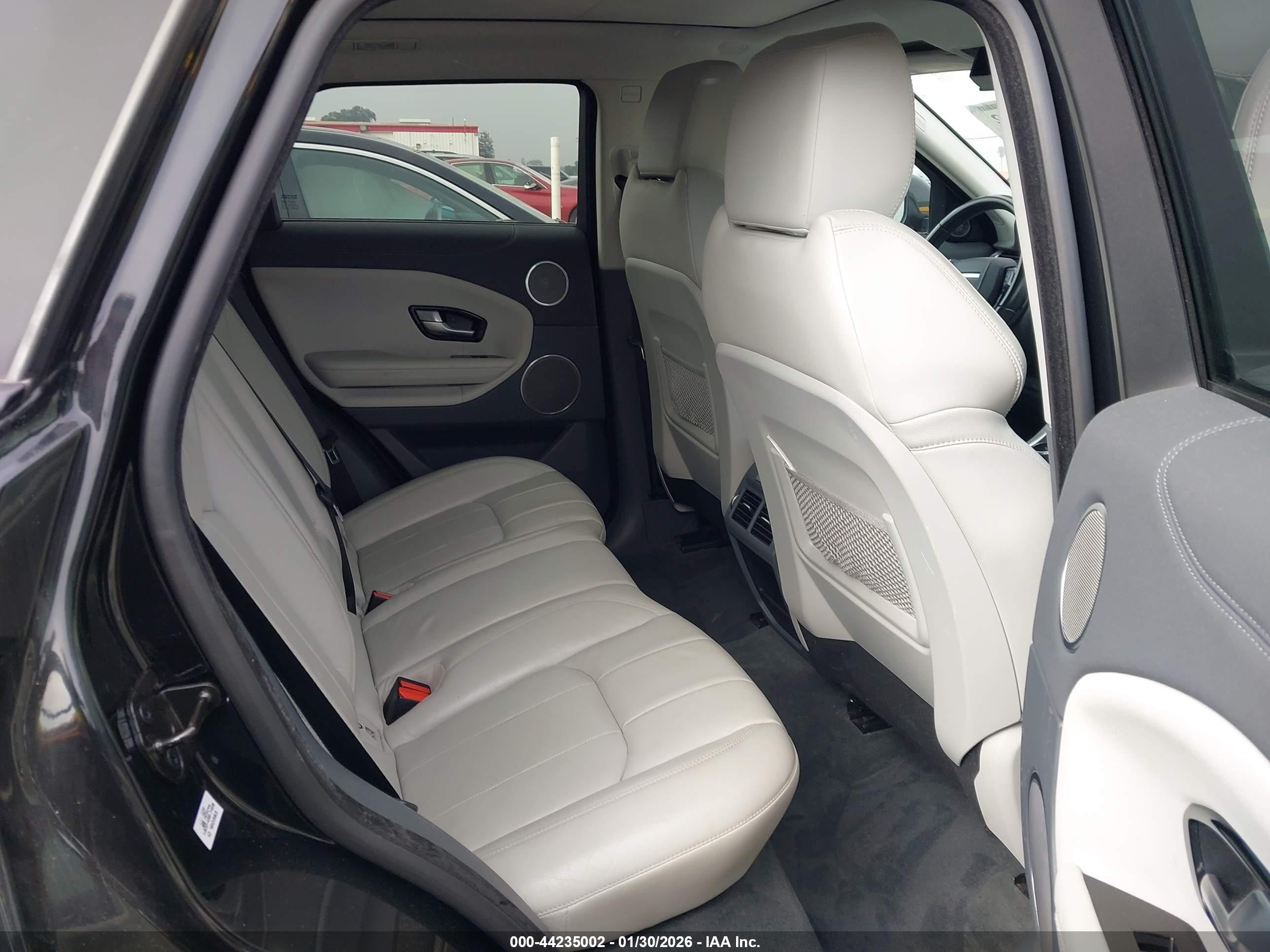 LAND ROVER image 8