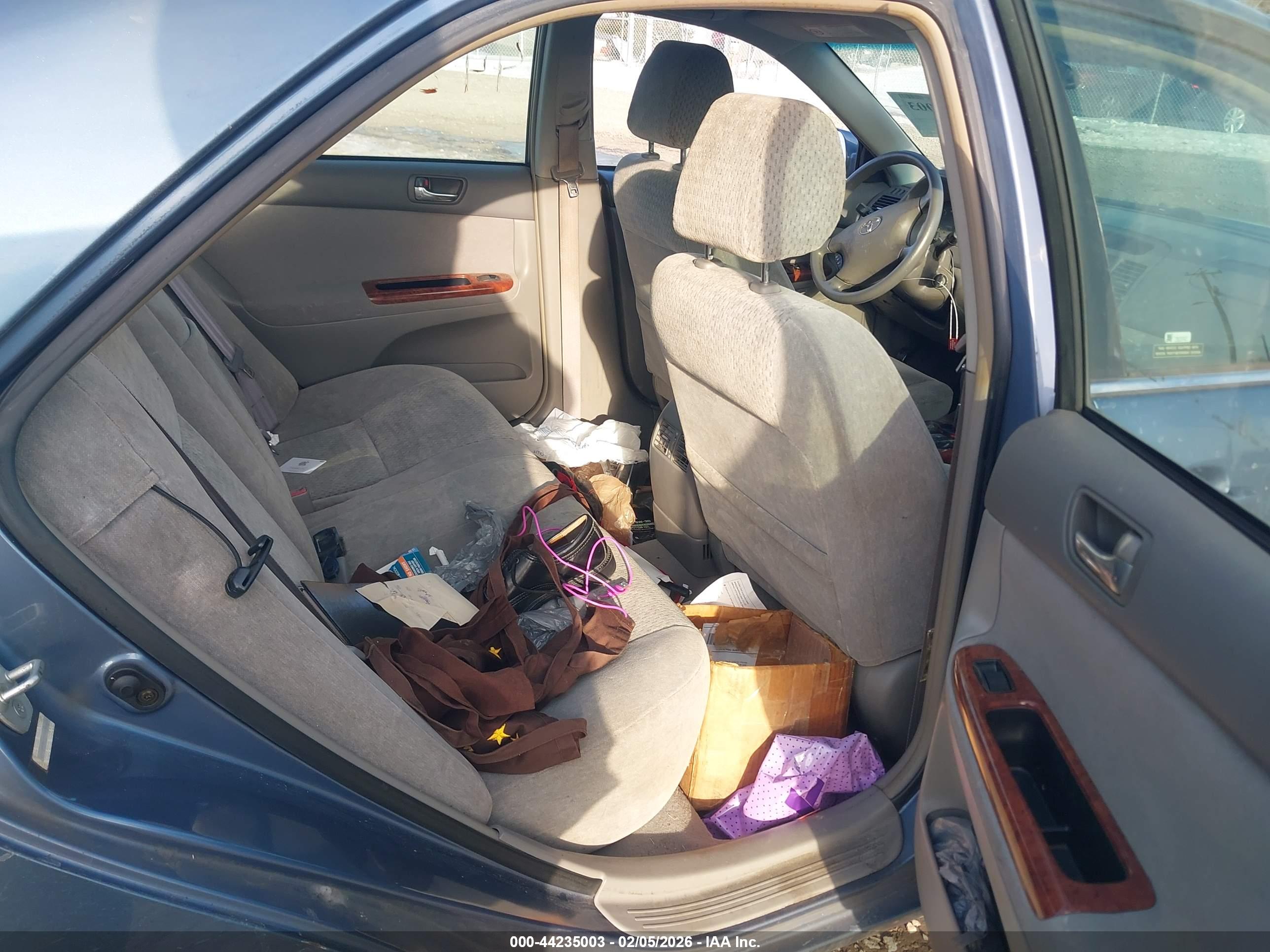 TOYOTA CAMRY image 8