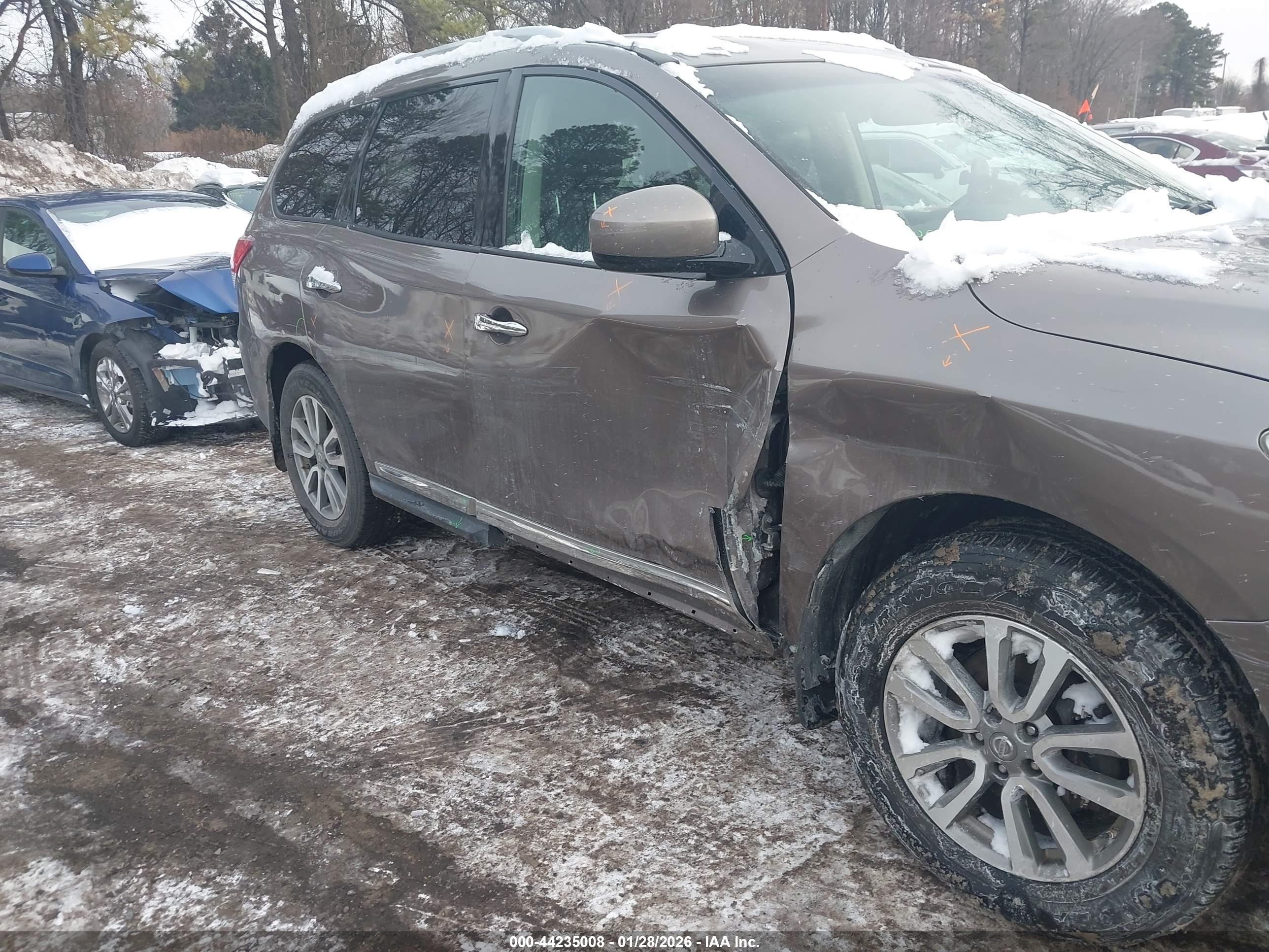 NISSAN PATHFINDER image 6